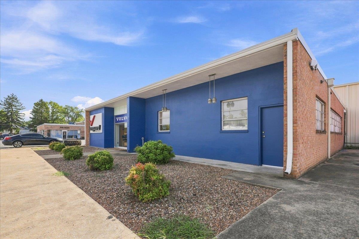 3226 NORTH VALLEY PIKE, HARRISONBURG, Virginia 22801, ,Commercial,3226 NORTH VALLEY PIKE,681660 MLS # 681660 3226 NORTH VALLEY PIKE, HARRISONBURG, Virginia 22801, ,Commercial,3226 NORTH VALLEY PIKE,681660 MLS # 681660