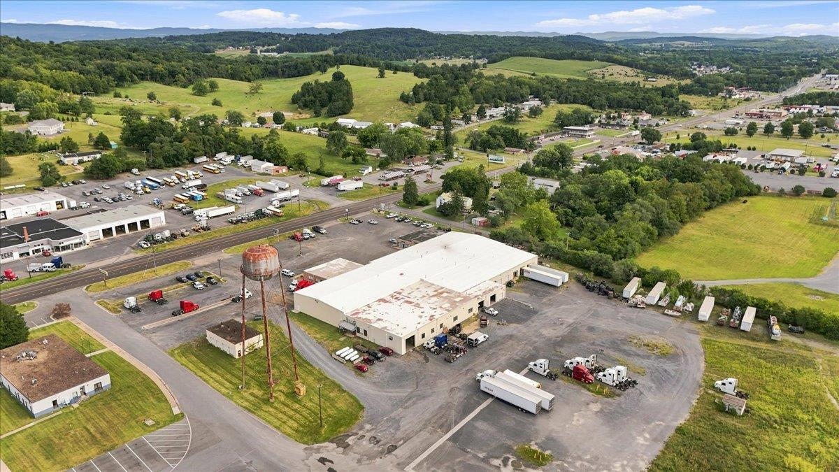 3226 NORTH VALLEY PIKE, HARRISONBURG, Virginia 22801, ,Commercial,3226 NORTH VALLEY PIKE,681660 MLS # 681660 3226 NORTH VALLEY PIKE, HARRISONBURG, Virginia 22801, ,Commercial,3226 NORTH VALLEY PIKE,681660 MLS # 681660