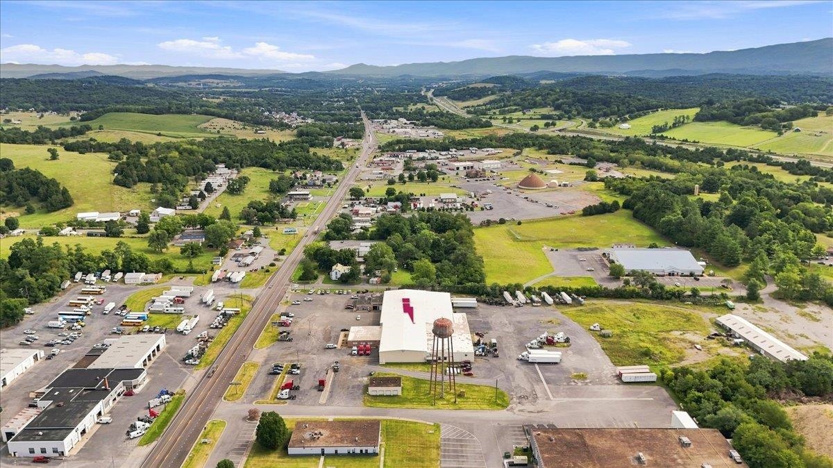 3226 NORTH VALLEY PIKE, HARRISONBURG, Virginia 22801, ,Commercial,3226 NORTH VALLEY PIKE,681660 MLS # 681660 3226 NORTH VALLEY PIKE, HARRISONBURG, Virginia 22801, ,Commercial,3226 NORTH VALLEY PIKE,681660 MLS # 681660