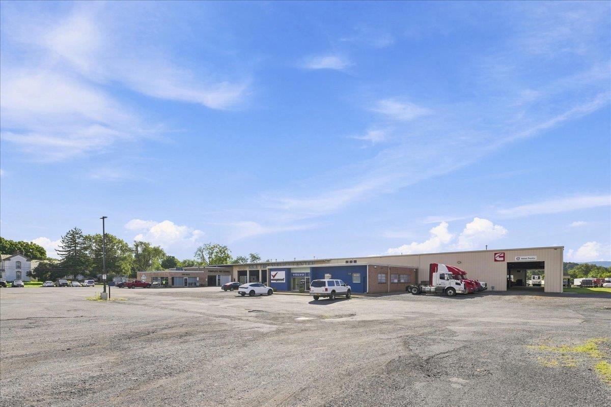 3226 NORTH VALLEY PIKE, HARRISONBURG, Virginia 22801, ,Commercial,3226 NORTH VALLEY PIKE,681660 MLS # 681660 3226 NORTH VALLEY PIKE, HARRISONBURG, Virginia 22801, ,Commercial,3226 NORTH VALLEY PIKE,681660 MLS # 681660