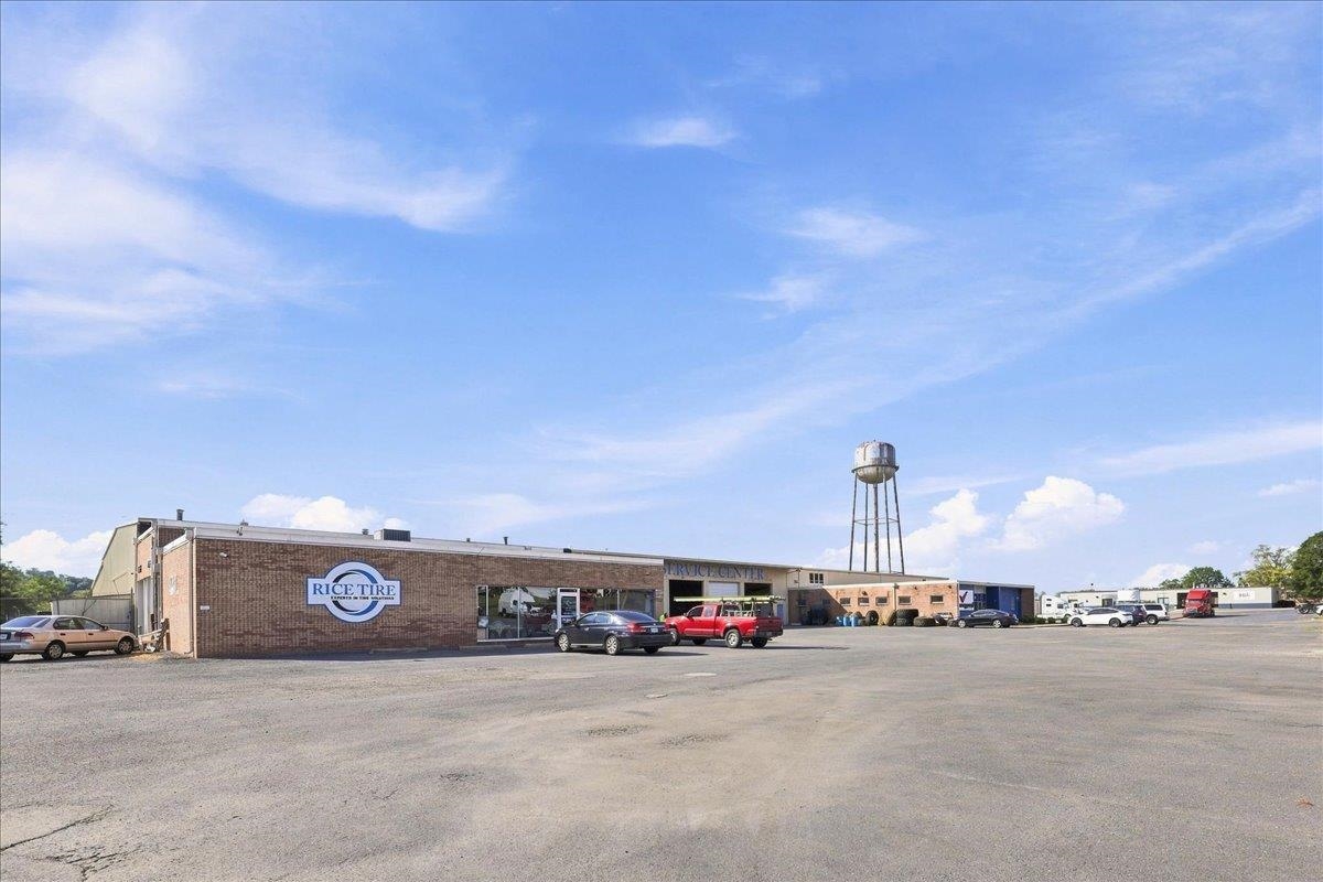3226 NORTH VALLEY PIKE, HARRISONBURG, Virginia 22801, ,Commercial,3226 NORTH VALLEY PIKE,681660 MLS # 681660 3226 NORTH VALLEY PIKE, HARRISONBURG, Virginia 22801, ,Commercial,3226 NORTH VALLEY PIKE,681660 MLS # 681660