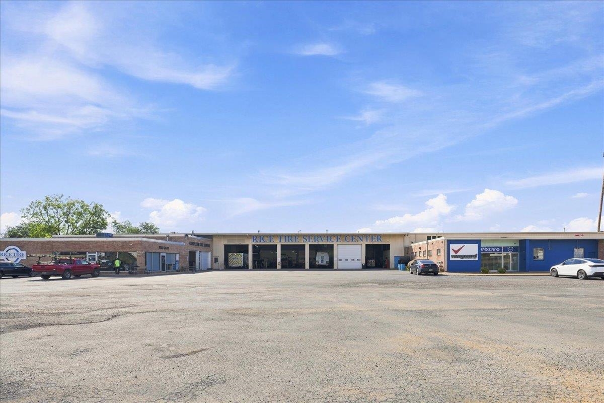 3226 NORTH VALLEY PIKE, HARRISONBURG, Virginia 22801, ,Commercial,3226 NORTH VALLEY PIKE,681660 MLS # 681660 3226 NORTH VALLEY PIKE, HARRISONBURG, Virginia 22801, ,Commercial,3226 NORTH VALLEY PIKE,681660 MLS # 681660