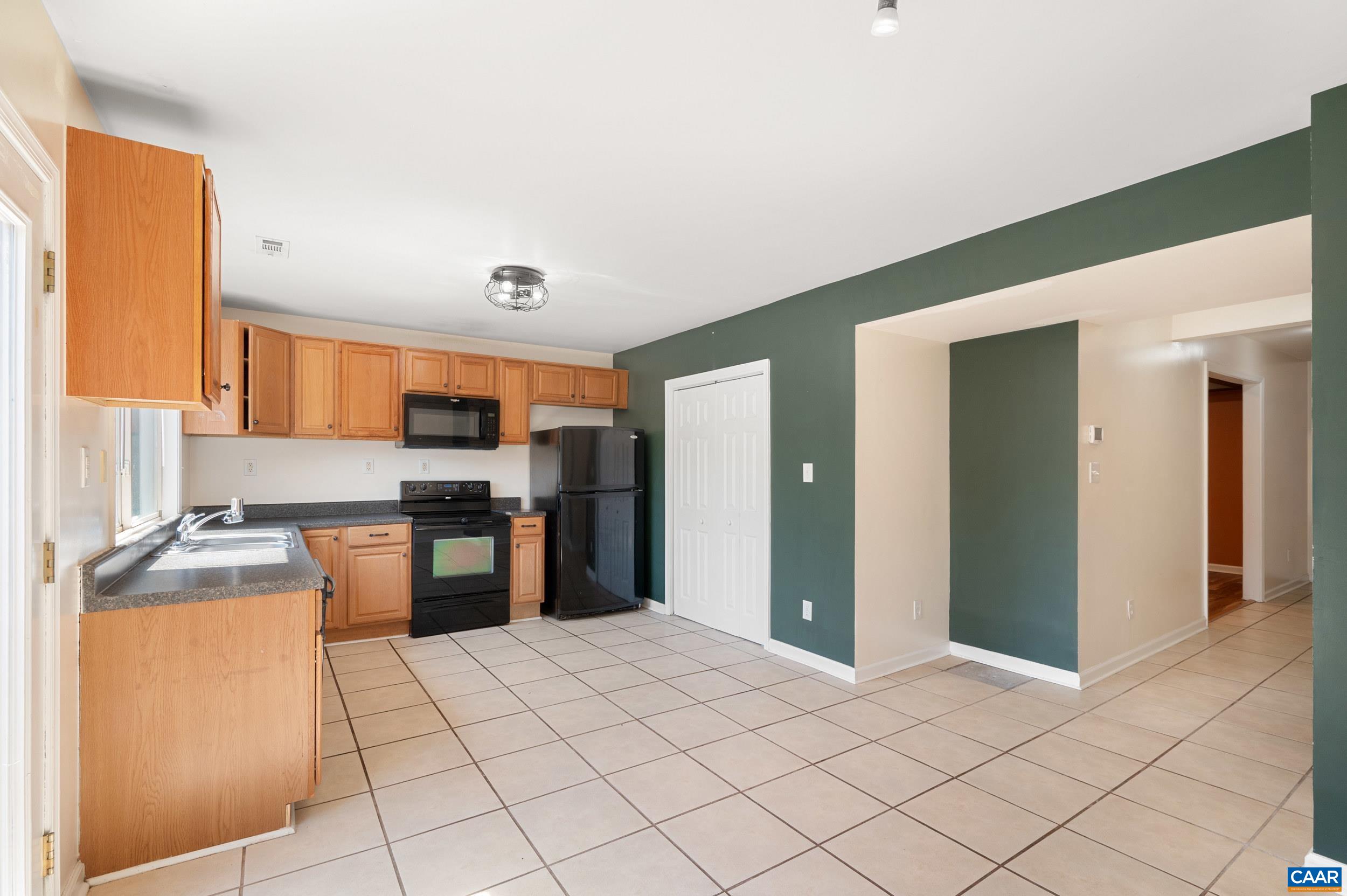 147 WOODLAKE DR, CHARLOTTESVILLE, Virginia 22901, 3 Bedrooms Bedrooms, ,1 BathroomBathrooms,Residential,147 WOODLAKE DR,681684 MLS # 681684 147 WOODLAKE DR, CHARLOTTESVILLE, Virginia 22901, 3 Bedrooms Bedrooms, ,1 BathroomBathrooms,Residential,147 WOODLAKE DR,681684 MLS # 681684