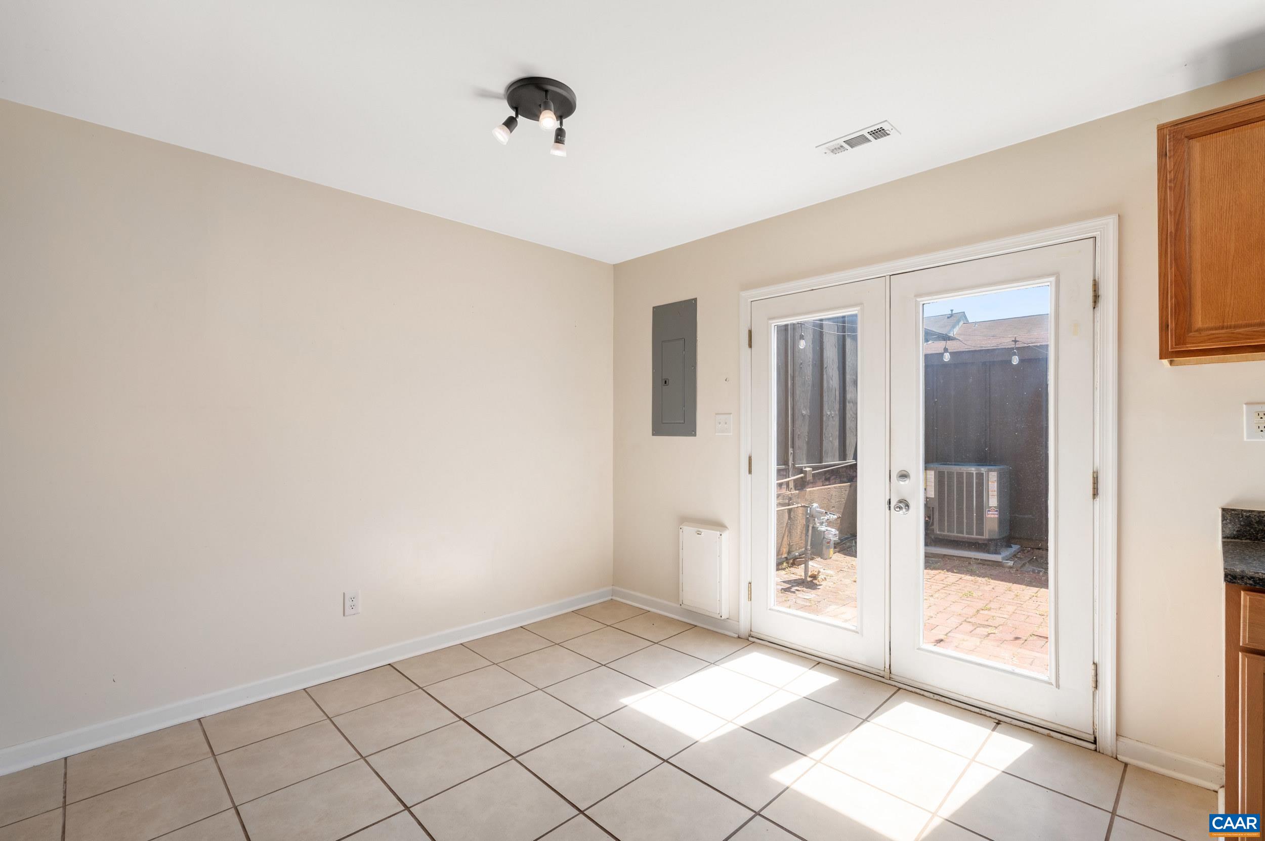 147 WOODLAKE DR, CHARLOTTESVILLE, Virginia 22901, 3 Bedrooms Bedrooms, ,1 BathroomBathrooms,Residential,147 WOODLAKE DR,681684 MLS # 681684 147 WOODLAKE DR, CHARLOTTESVILLE, Virginia 22901, 3 Bedrooms Bedrooms, ,1 BathroomBathrooms,Residential,147 WOODLAKE DR,681684 MLS # 681684