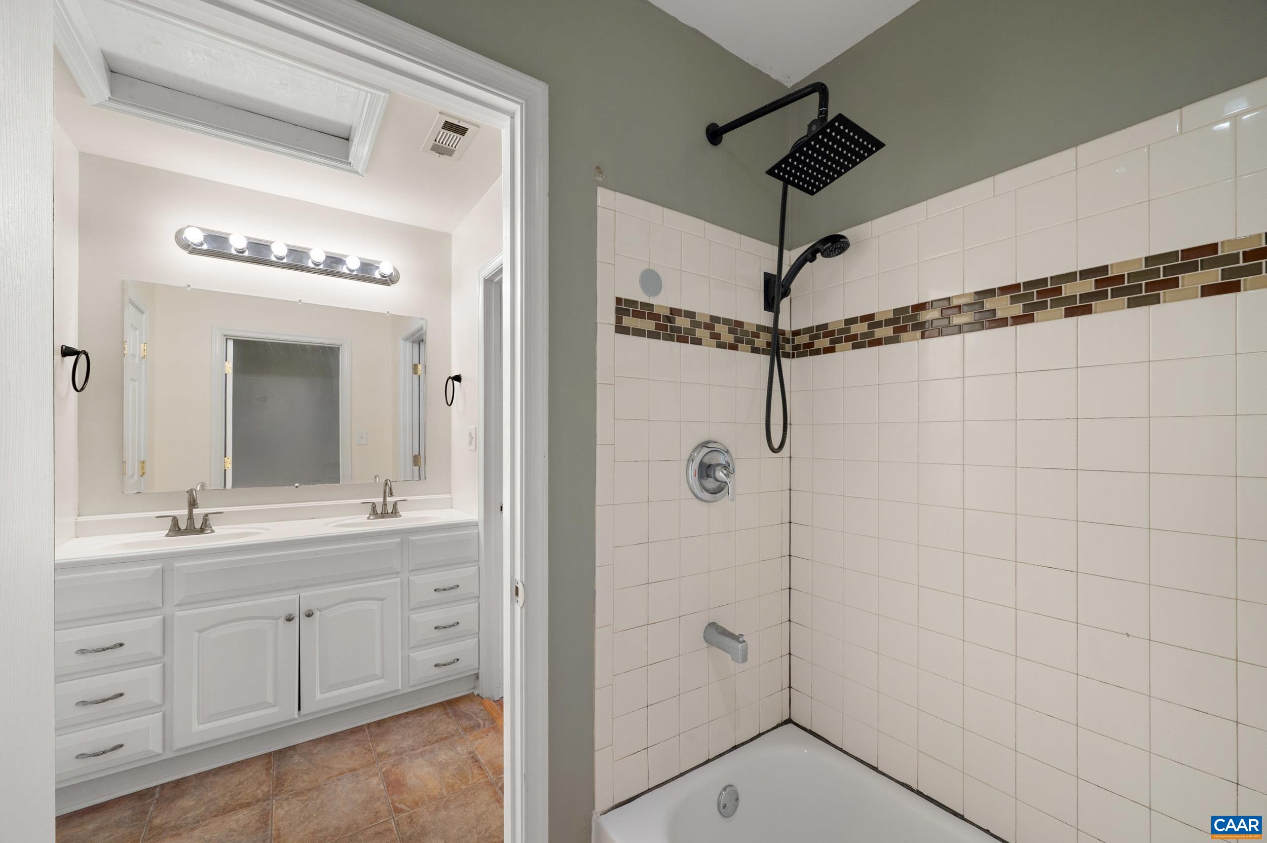 147 WOODLAKE DR, CHARLOTTESVILLE, Virginia 22901, 3 Bedrooms Bedrooms, ,1 BathroomBathrooms,Residential,147 WOODLAKE DR,681684 MLS # 681684 147 WOODLAKE DR, CHARLOTTESVILLE, Virginia 22901, 3 Bedrooms Bedrooms, ,1 BathroomBathrooms,Residential,147 WOODLAKE DR,681684 MLS # 681684