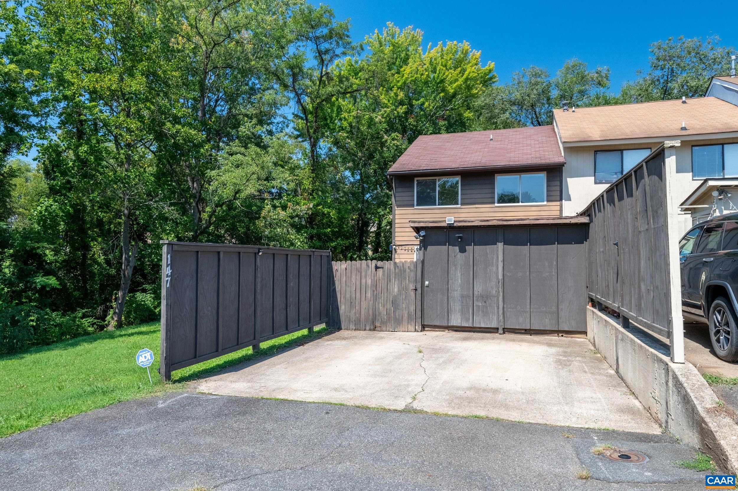 147 WOODLAKE DR, CHARLOTTESVILLE, Virginia 22901, 3 Bedrooms Bedrooms, ,1 BathroomBathrooms,Residential,147 WOODLAKE DR,681684 MLS # 681684 147 WOODLAKE DR, CHARLOTTESVILLE, Virginia 22901, 3 Bedrooms Bedrooms, ,1 BathroomBathrooms,Residential,147 WOODLAKE DR,681684 MLS # 681684