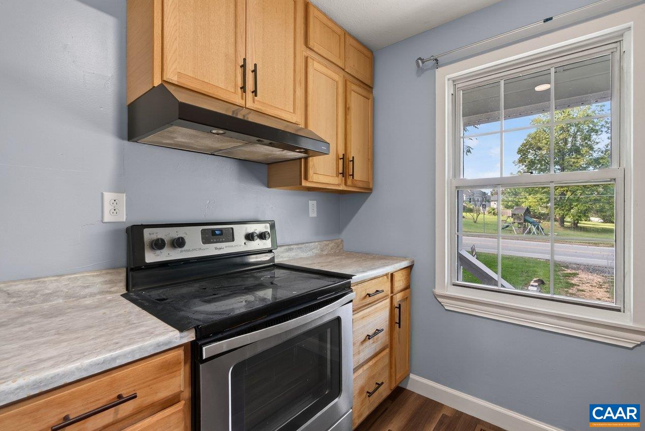 708 KING AVE, WAYNESBORO, Virginia 22980, 3 Bedrooms Bedrooms, ,2 BathroomsBathrooms,Residential,708 KING AVE,681699 MLS # 681699 708 KING AVE, WAYNESBORO, Virginia 22980, 3 Bedrooms Bedrooms, ,2 BathroomsBathrooms,Residential,708 KING AVE,681699 MLS # 681699