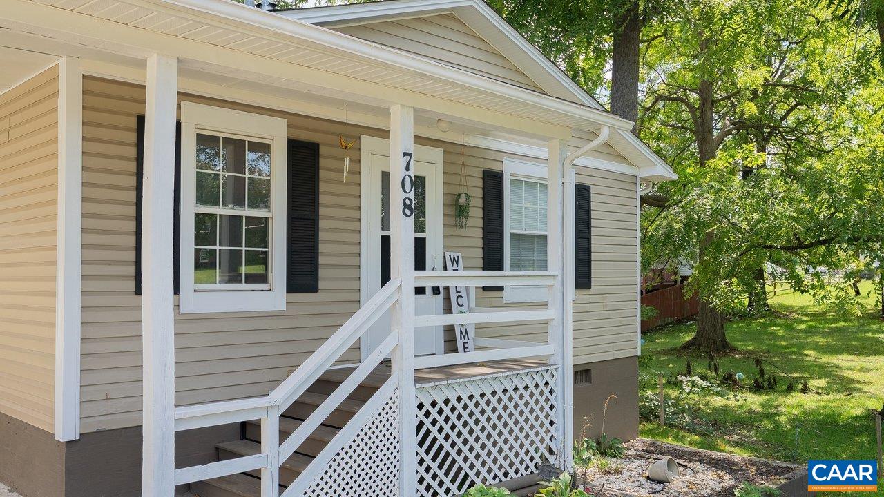 708 KING AVE, WAYNESBORO, Virginia 22980, 3 Bedrooms Bedrooms, ,2 BathroomsBathrooms,Residential,708 KING AVE,681699 MLS # 681699 708 KING AVE, WAYNESBORO, Virginia 22980, 3 Bedrooms Bedrooms, ,2 BathroomsBathrooms,Residential,708 KING AVE,681699 MLS # 681699