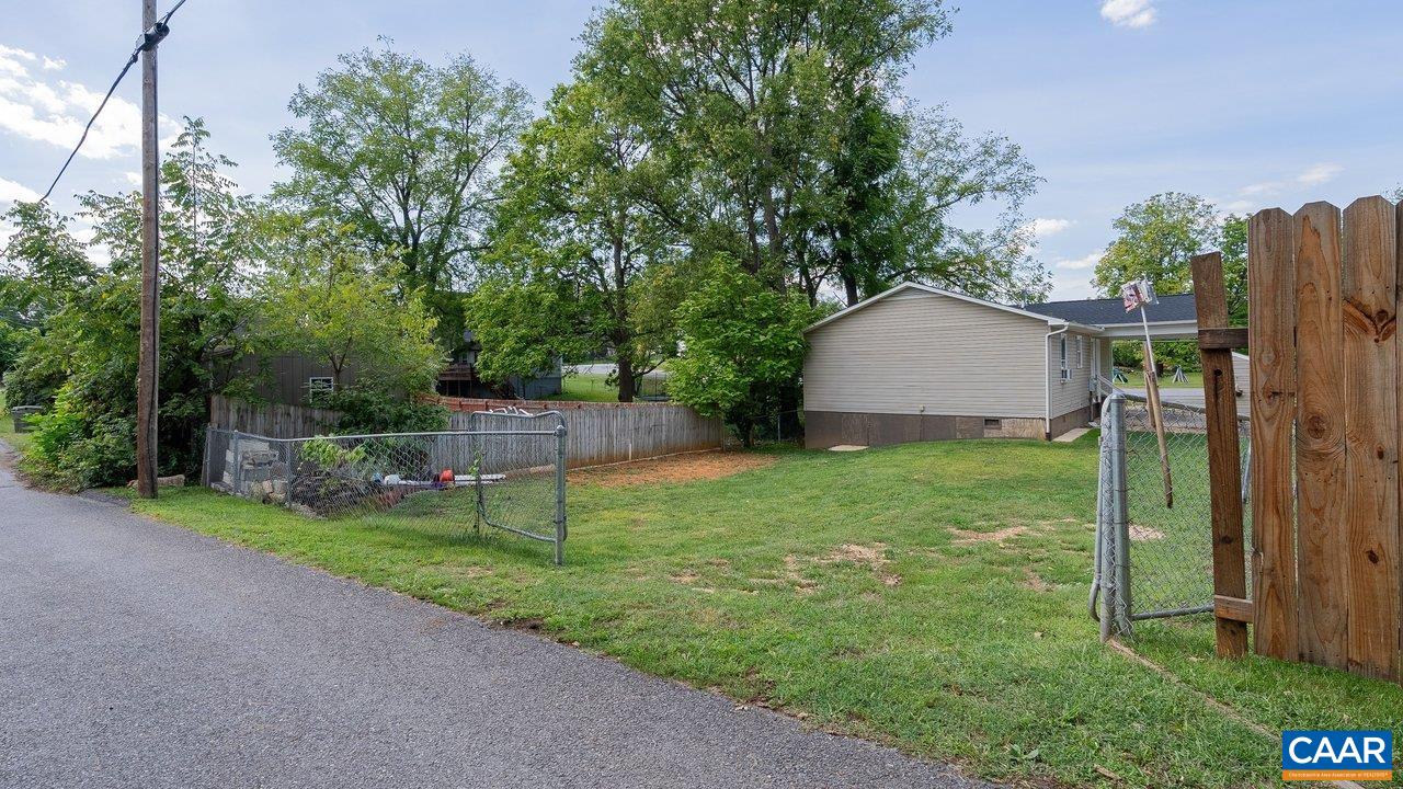 708 KING AVE, WAYNESBORO, Virginia 22980, 3 Bedrooms Bedrooms, ,2 BathroomsBathrooms,Residential,708 KING AVE,681699 MLS # 681699 708 KING AVE, WAYNESBORO, Virginia 22980, 3 Bedrooms Bedrooms, ,2 BathroomsBathrooms,Residential,708 KING AVE,681699 MLS # 681699