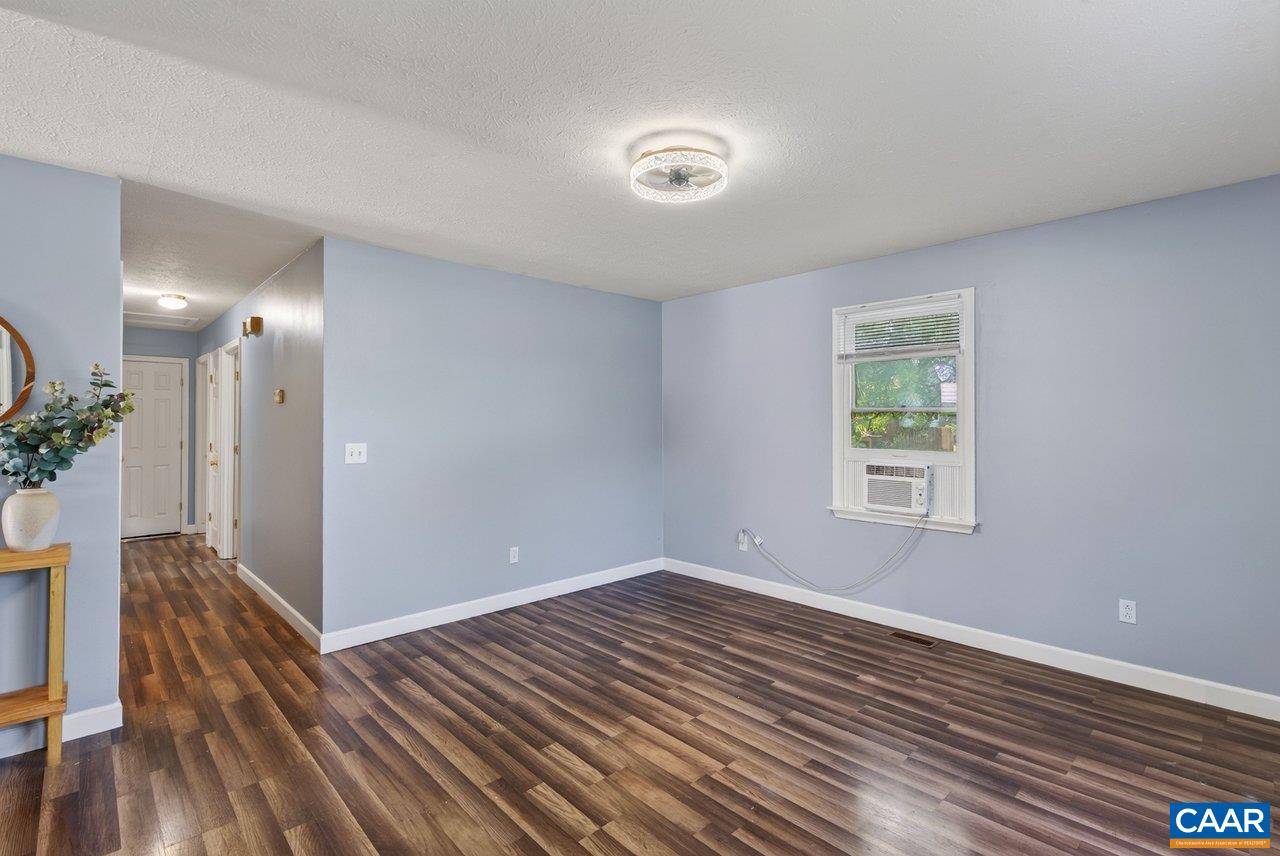 708 KING AVE, WAYNESBORO, Virginia 22980, 3 Bedrooms Bedrooms, ,2 BathroomsBathrooms,Residential,708 KING AVE,681699 MLS # 681699 708 KING AVE, WAYNESBORO, Virginia 22980, 3 Bedrooms Bedrooms, ,2 BathroomsBathrooms,Residential,708 KING AVE,681699 MLS # 681699
