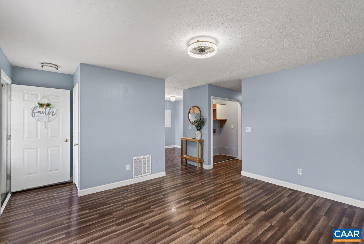 708 KING AVE, WAYNESBORO, Virginia 22980, 3 Bedrooms Bedrooms, ,2 BathroomsBathrooms,Residential,708 KING AVE,681699 MLS # 681699 708 KING AVE, WAYNESBORO, Virginia 22980, 3 Bedrooms Bedrooms, ,2 BathroomsBathrooms,Residential,708 KING AVE,681699 MLS # 681699