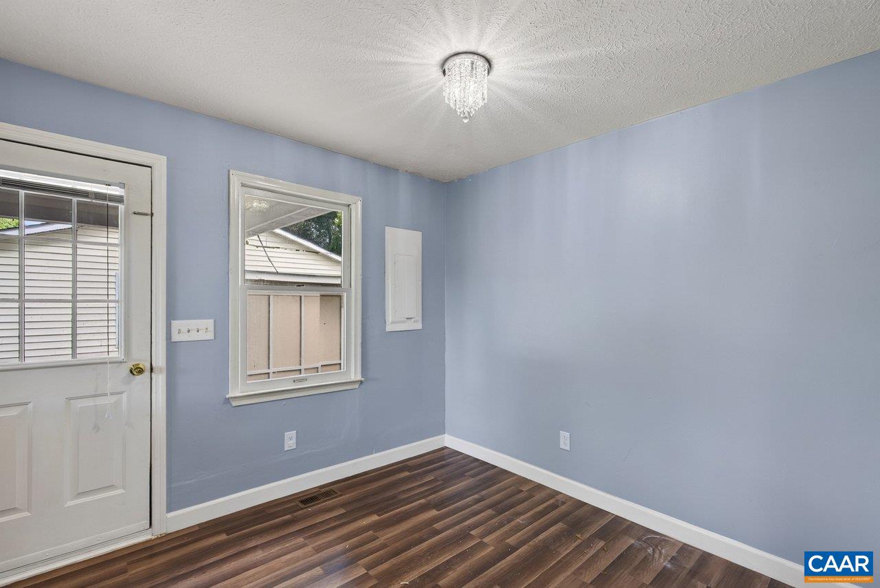 708 KING AVE, WAYNESBORO, Virginia 22980, 3 Bedrooms Bedrooms, ,2 BathroomsBathrooms,Residential,708 KING AVE,681699 MLS # 681699 708 KING AVE, WAYNESBORO, Virginia 22980, 3 Bedrooms Bedrooms, ,2 BathroomsBathrooms,Residential,708 KING AVE,681699 MLS # 681699