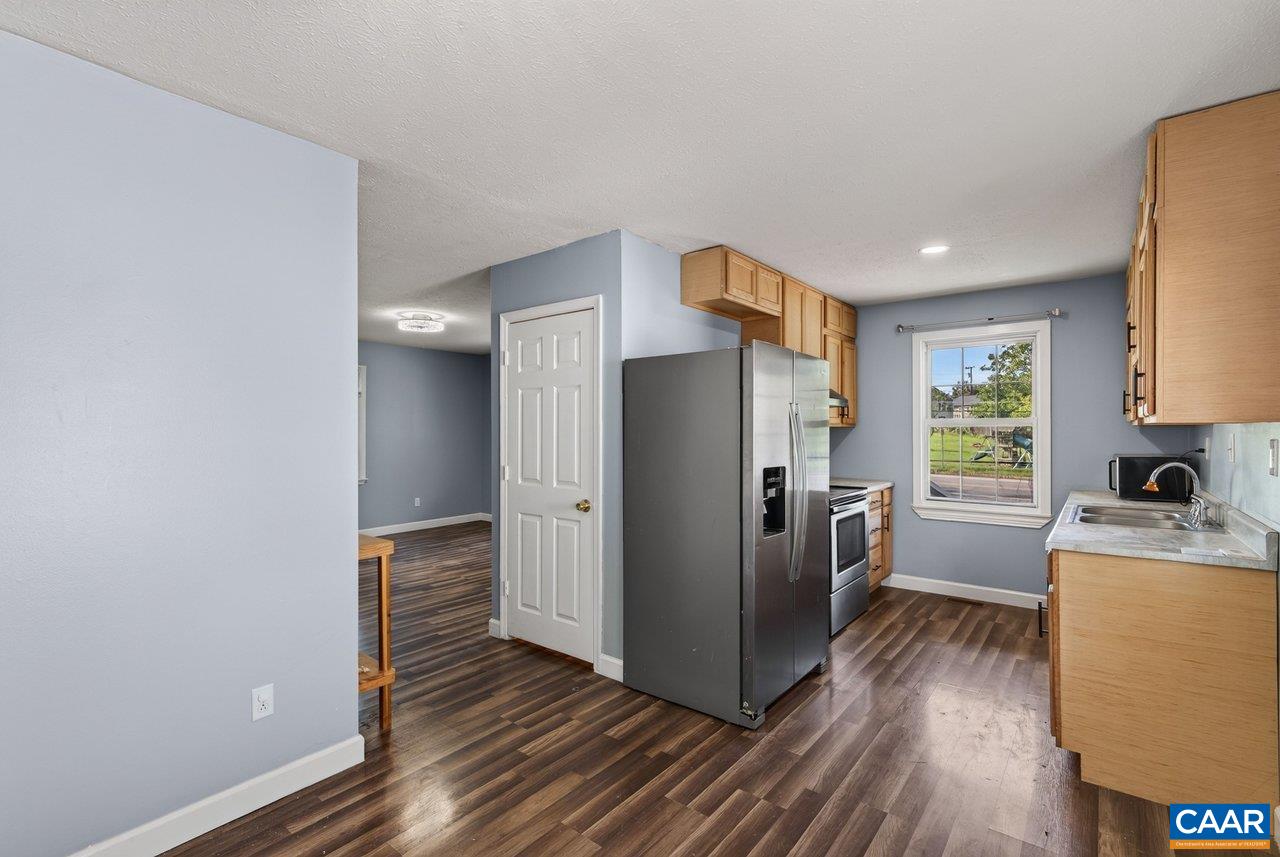 708 KING AVE, WAYNESBORO, Virginia 22980, 3 Bedrooms Bedrooms, ,2 BathroomsBathrooms,Residential,708 KING AVE,681699 MLS # 681699 708 KING AVE, WAYNESBORO, Virginia 22980, 3 Bedrooms Bedrooms, ,2 BathroomsBathrooms,Residential,708 KING AVE,681699 MLS # 681699