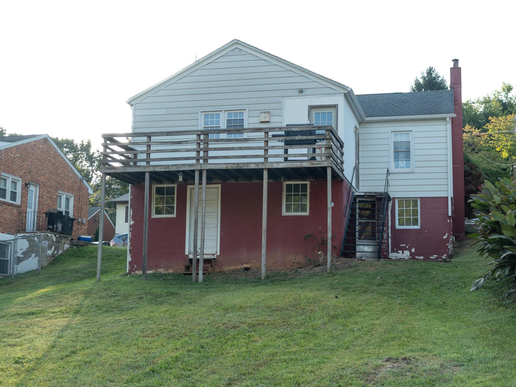 204 LAKE AVE, STAUNTON, Virginia 24401, 3 Bedrooms Bedrooms, ,1 BathroomBathrooms,Residential,204 LAKE AVE,681700 MLS # 681700