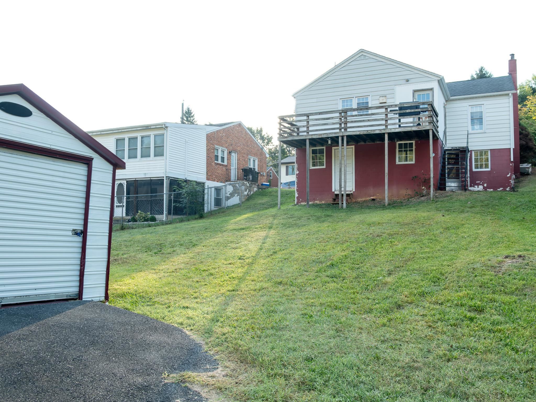 204 LAKE AVE, STAUNTON, Virginia 24401, 3 Bedrooms Bedrooms, ,1 BathroomBathrooms,Residential,204 LAKE AVE,681700 MLS # 681700