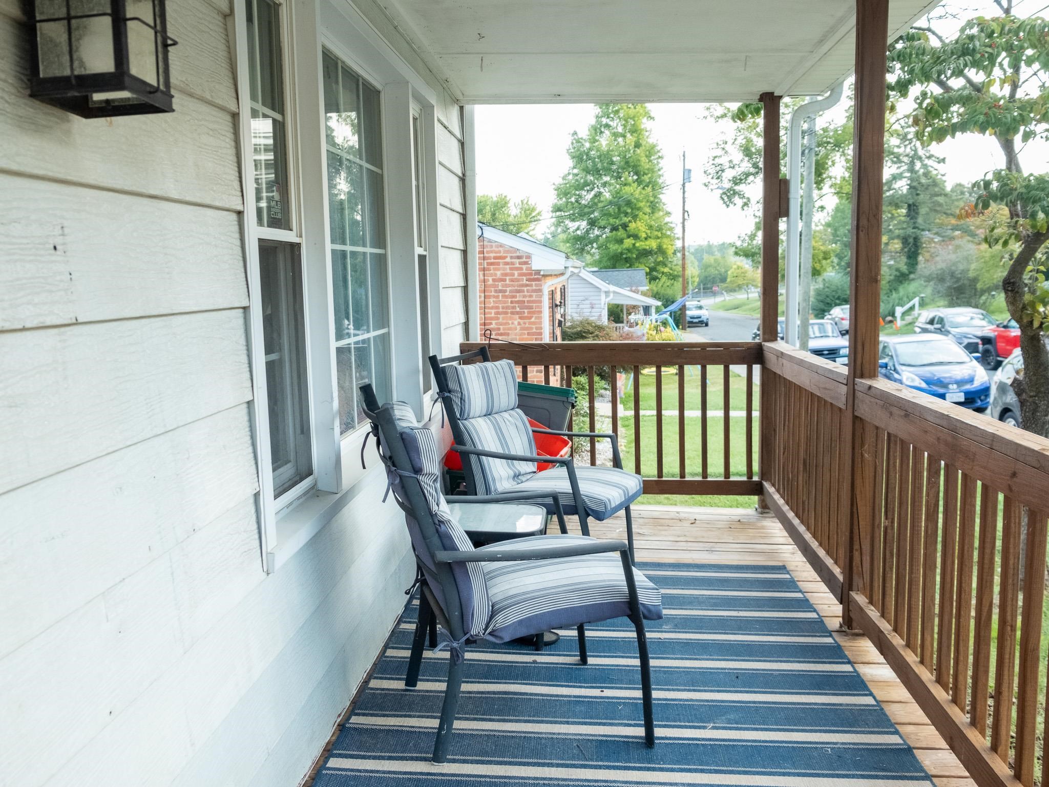 204 LAKE AVE, STAUNTON, Virginia 24401, 3 Bedrooms Bedrooms, ,1 BathroomBathrooms,Residential,204 LAKE AVE,681700 MLS # 681700