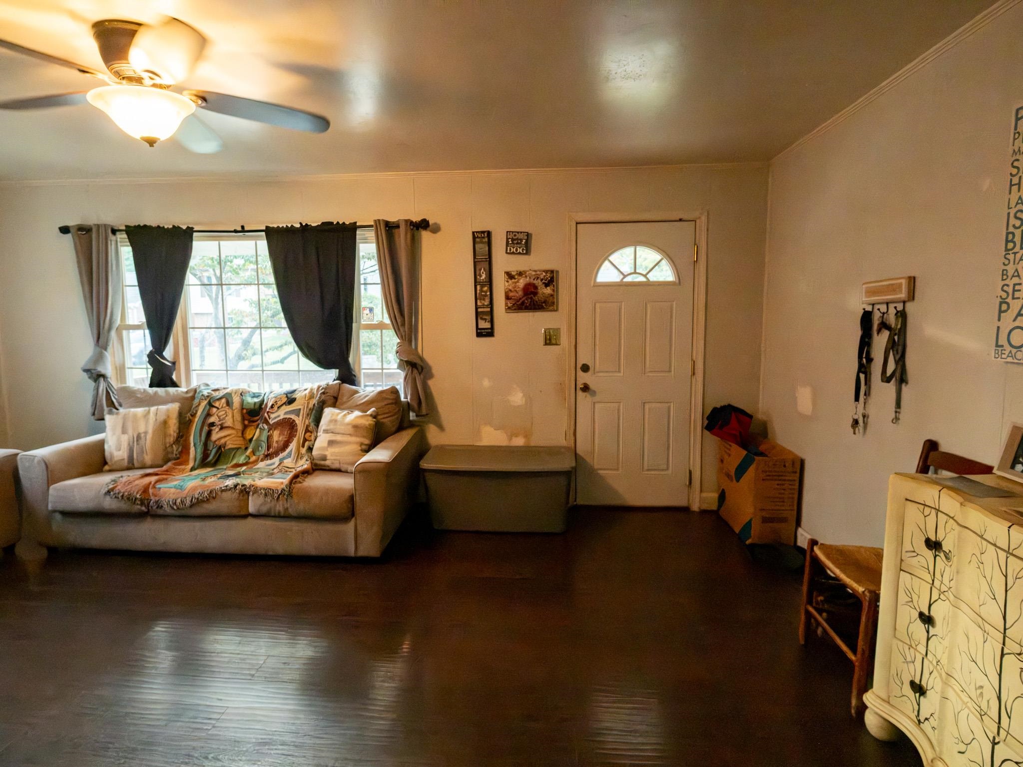 204 LAKE AVE, STAUNTON, Virginia 24401, 3 Bedrooms Bedrooms, ,1 BathroomBathrooms,Residential,204 LAKE AVE,681700 MLS # 681700