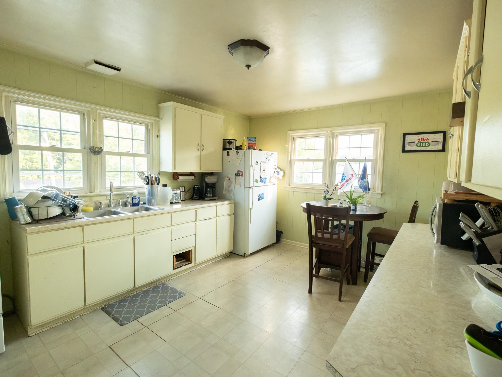 204 LAKE AVE, STAUNTON, Virginia 24401, 3 Bedrooms Bedrooms, ,1 BathroomBathrooms,Residential,204 LAKE AVE,681700 MLS # 681700