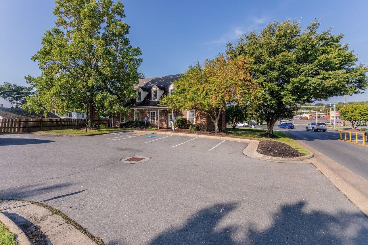 800 COUNTRY CLUB RD, HARRISONBURG, Virginia 22802, ,Commercial,800 COUNTRY CLUB RD,681707 MLS # 681707 800 COUNTRY CLUB RD, HARRISONBURG, Virginia 22802, ,Commercial,800 COUNTRY CLUB RD,681707 MLS # 681707