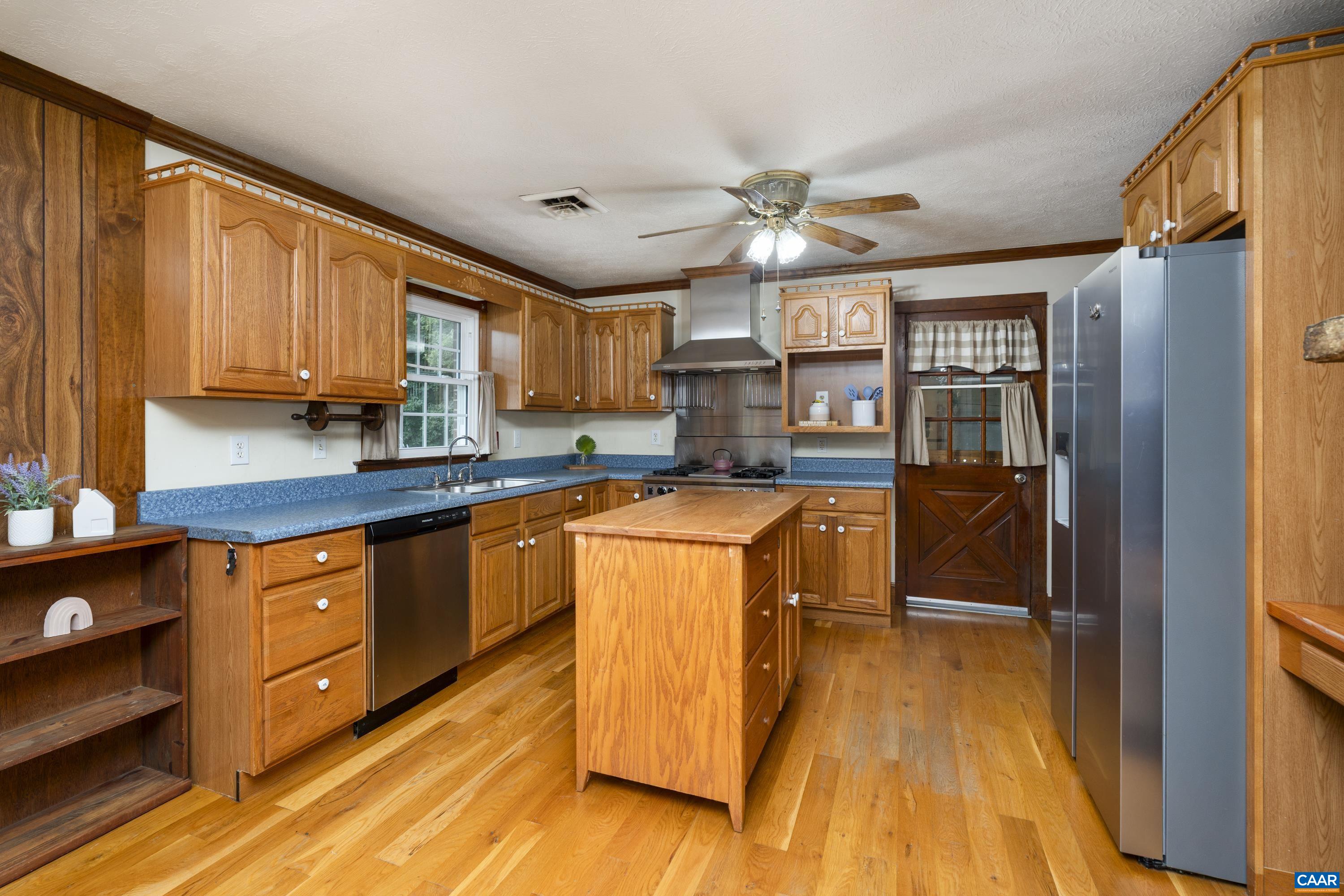 4015 FOX MOUNTAIN RD, ELKTON, Virginia 22827, 4 Bedrooms Bedrooms, ,2 BathroomsBathrooms,Residential,4015 FOX MOUNTAIN RD,681626 MLS # 681626