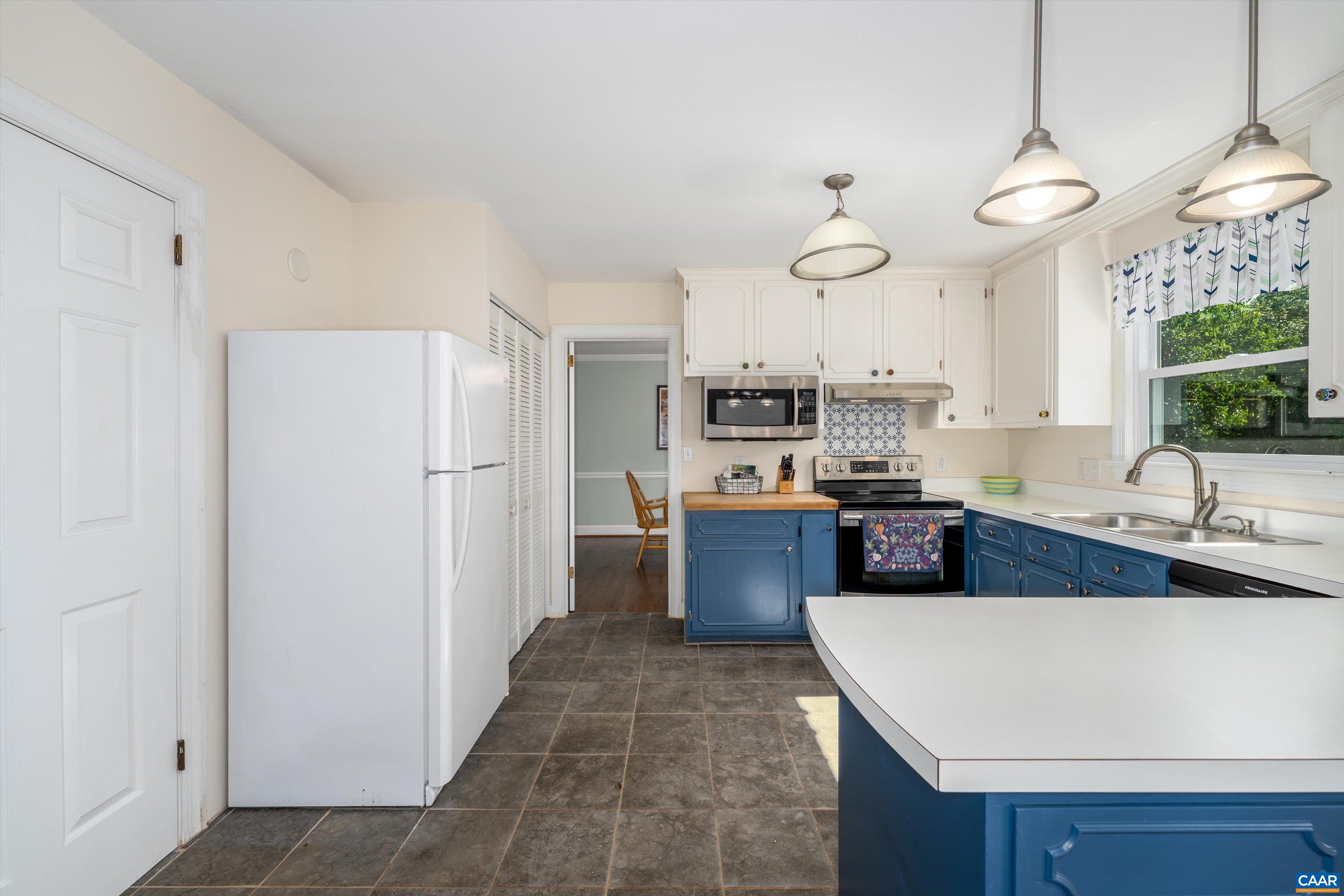 2606 HUNTINGTON RD, CHARLOTTESVILLE, Virginia 22901, 5 Bedrooms Bedrooms, ,3 BathroomsBathrooms,Residential,2606 HUNTINGTON RD,681661 MLS # 681661