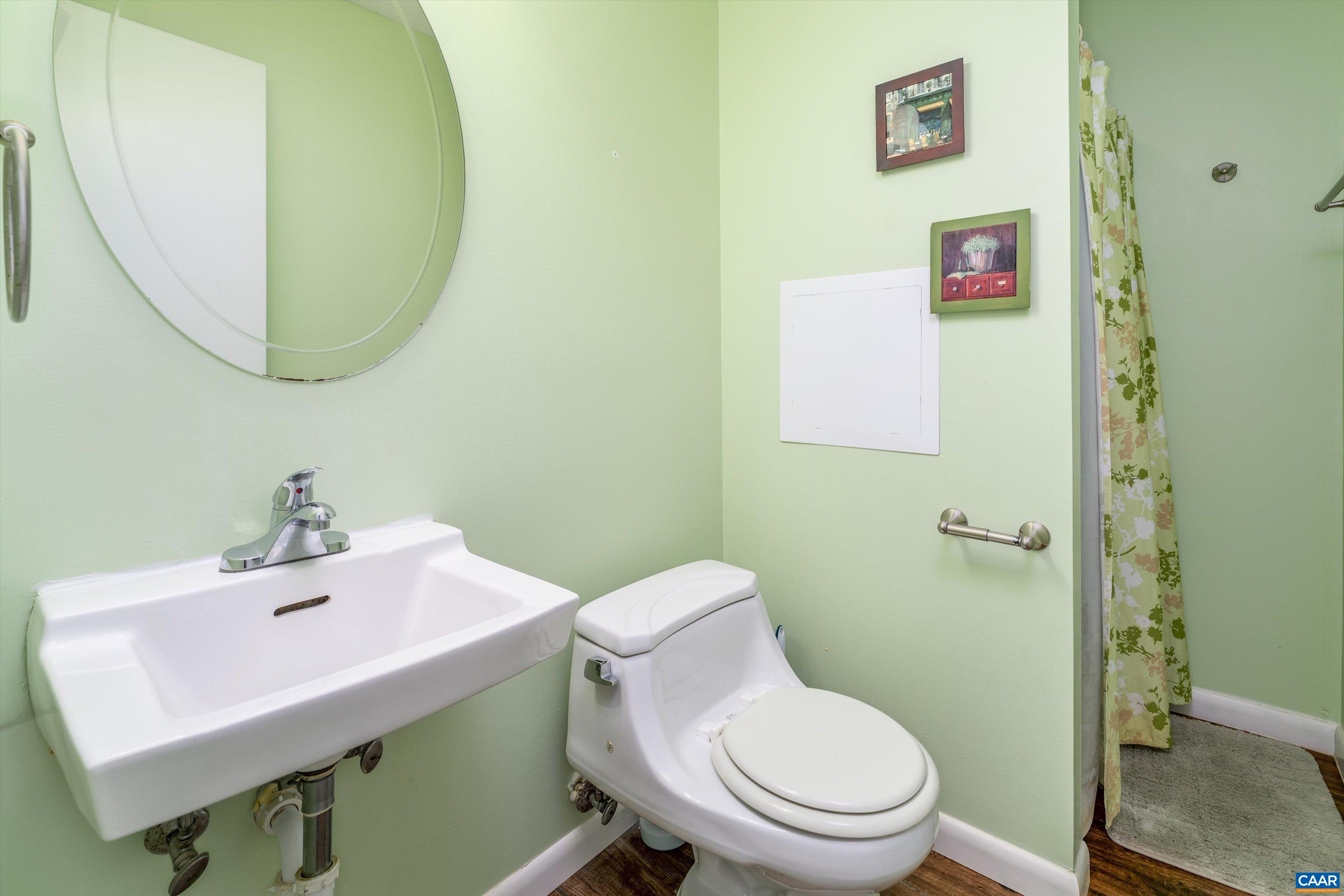 2606 HUNTINGTON RD, CHARLOTTESVILLE, Virginia 22901, 5 Bedrooms Bedrooms, ,3 BathroomsBathrooms,Residential,2606 HUNTINGTON RD,681661 MLS # 681661