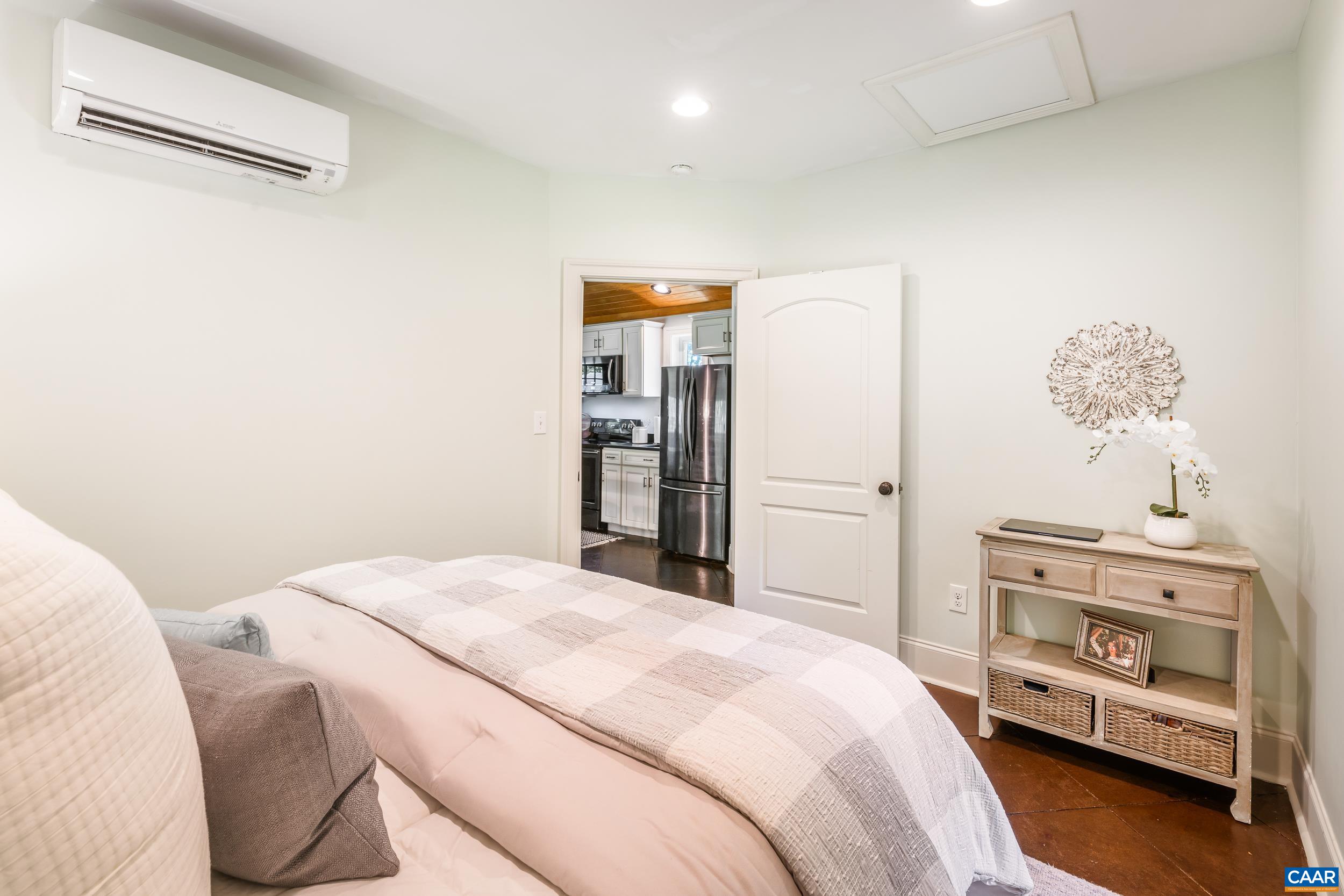 2725 THOMAS JEFFERSON PKWY, CHARLOTTESVILLE, Virginia 22902, 3 Bedrooms Bedrooms, ,1 BathroomBathrooms,Residential,2725 THOMAS JEFFERSON PKWY,681311 MLS # 681311 2725 THOMAS JEFFERSON PKWY, CHARLOTTESVILLE, Virginia 22902, 3 Bedrooms Bedrooms, ,1 BathroomBathrooms,Residential,2725 THOMAS JEFFERSON PKWY,681311 MLS # 681311