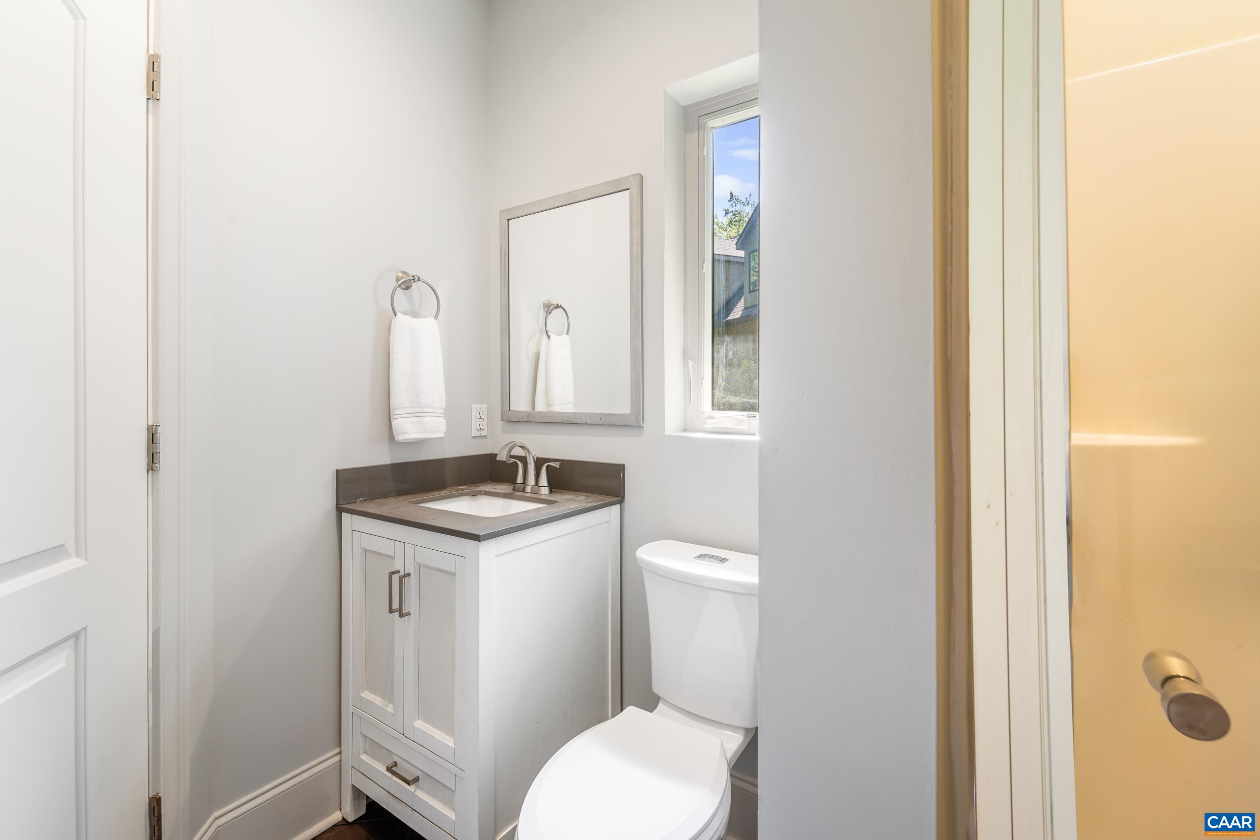 2725 THOMAS JEFFERSON PKWY, CHARLOTTESVILLE, Virginia 22902, 3 Bedrooms Bedrooms, ,1 BathroomBathrooms,Residential,2725 THOMAS JEFFERSON PKWY,681311 MLS # 681311 2725 THOMAS JEFFERSON PKWY, CHARLOTTESVILLE, Virginia 22902, 3 Bedrooms Bedrooms, ,1 BathroomBathrooms,Residential,2725 THOMAS JEFFERSON PKWY,681311 MLS # 681311