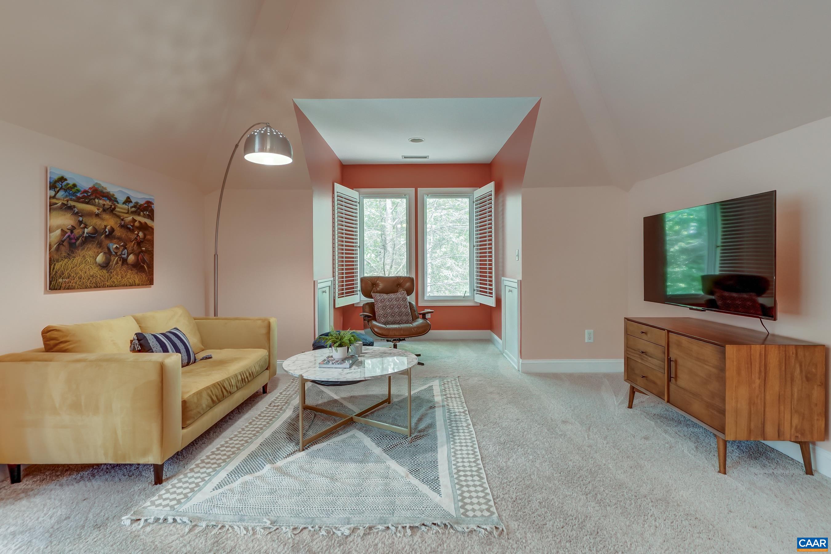Great space for multigenerational families, or live-in help. Great space for multigenerational families, or live-in help.