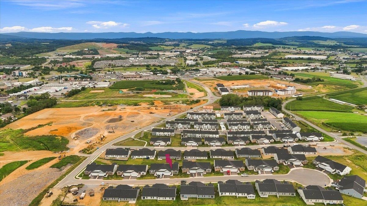 3054 OBSIDIAN TERR, ROCKINGHAM, Virginia 22801, 3 Bedrooms Bedrooms, ,2 BathroomsBathrooms,Residential,3054 OBSIDIAN TERR,681767 MLS # 681767