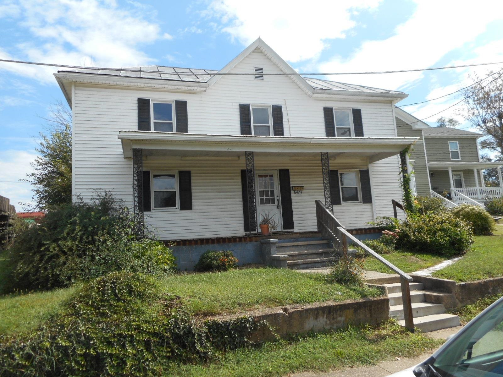 312 FIRST ST, SHENANDOAH, Virginia 22849, 4 Bedrooms Bedrooms, ,2 BathroomsBathrooms,Residential,Byler 1988,312 FIRST ST,681770 MLS # 681770