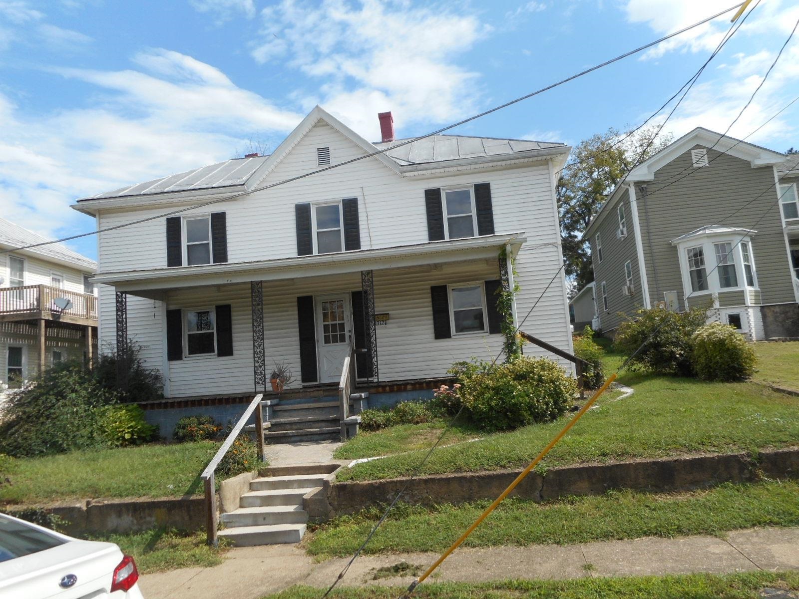 312 FIRST ST, SHENANDOAH, Virginia 22849, 4 Bedrooms Bedrooms, ,2 BathroomsBathrooms,Residential,Byler 1988,312 FIRST ST,681770 MLS # 681770