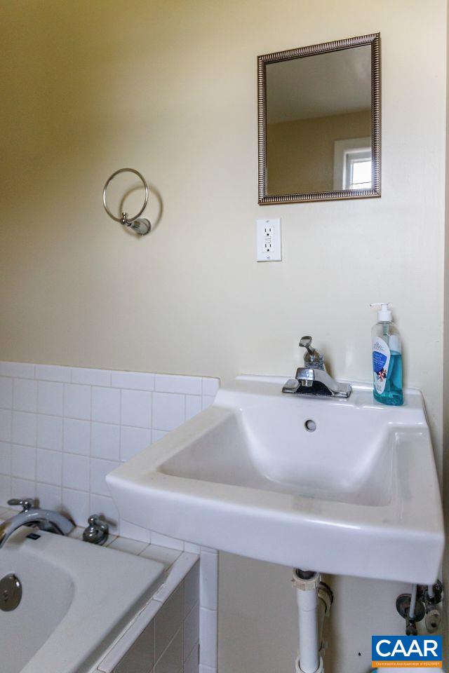 1024 SUNSET DR, AMHERST, Virginia 24521, 4 Bedrooms Bedrooms, ,4 BathroomsBathrooms,Residential,Real Estate Auction featuring 125± acres in,1024 SUNSET DR,681791 MLS # 681791 1024 SUNSET DR, AMHERST, Virginia 24521, 4 Bedrooms Bedrooms, ,4 BathroomsBathrooms,Residential,Real Estate Auction featuring 125± acres in,1024 SUNSET DR,681791 MLS # 681791