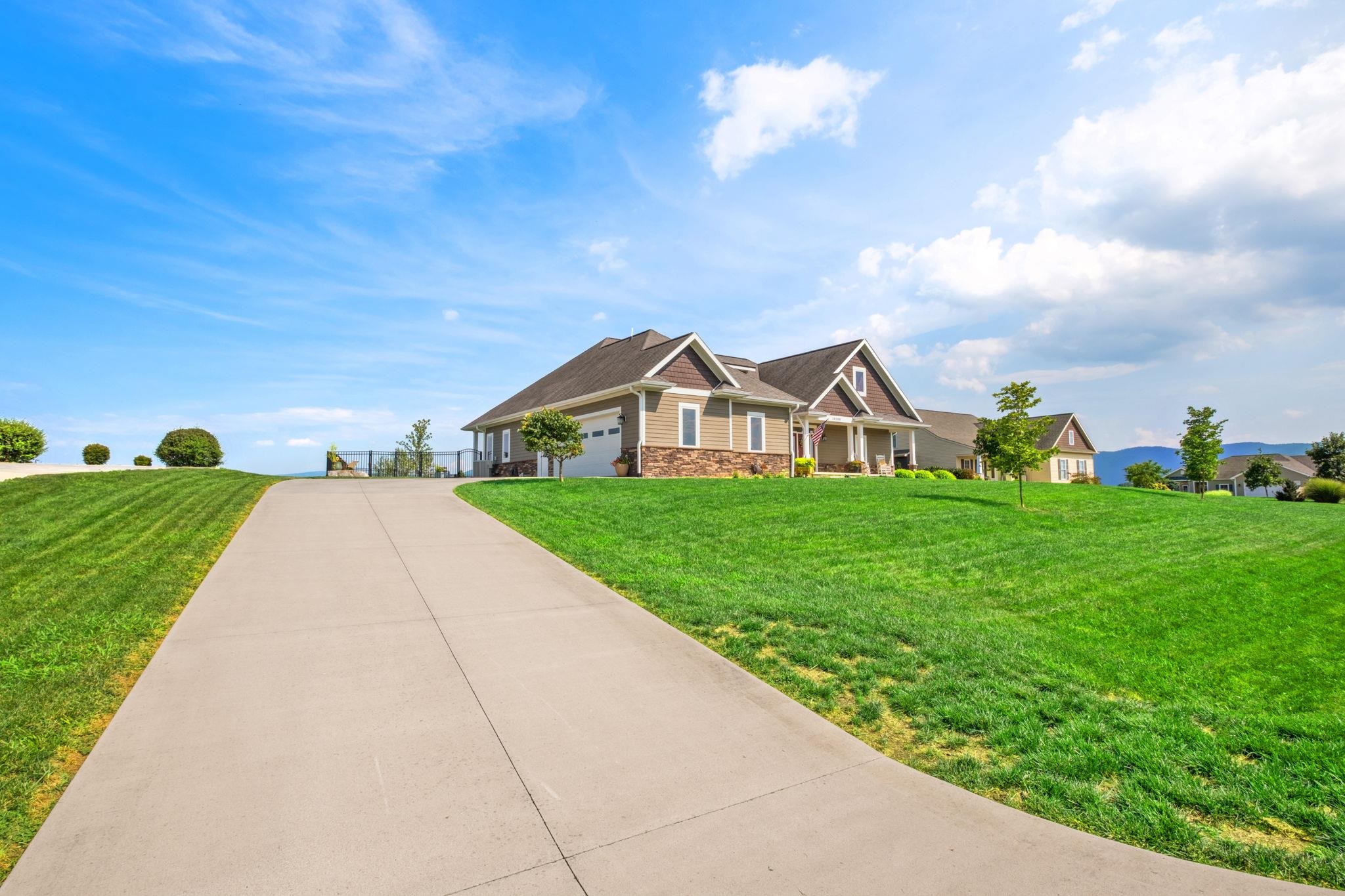 10100 DALMATIAN DR, MCGAHEYSVILLE, Virginia 22840, 5 Bedrooms Bedrooms, ,4 BathroomsBathrooms,Residential,10100 DALMATIAN DR,681630 MLS # 681630 10100 DALMATIAN DR, MCGAHEYSVILLE, Virginia 22840, 5 Bedrooms Bedrooms, ,4 BathroomsBathrooms,Residential,10100 DALMATIAN DR,681630 MLS # 681630