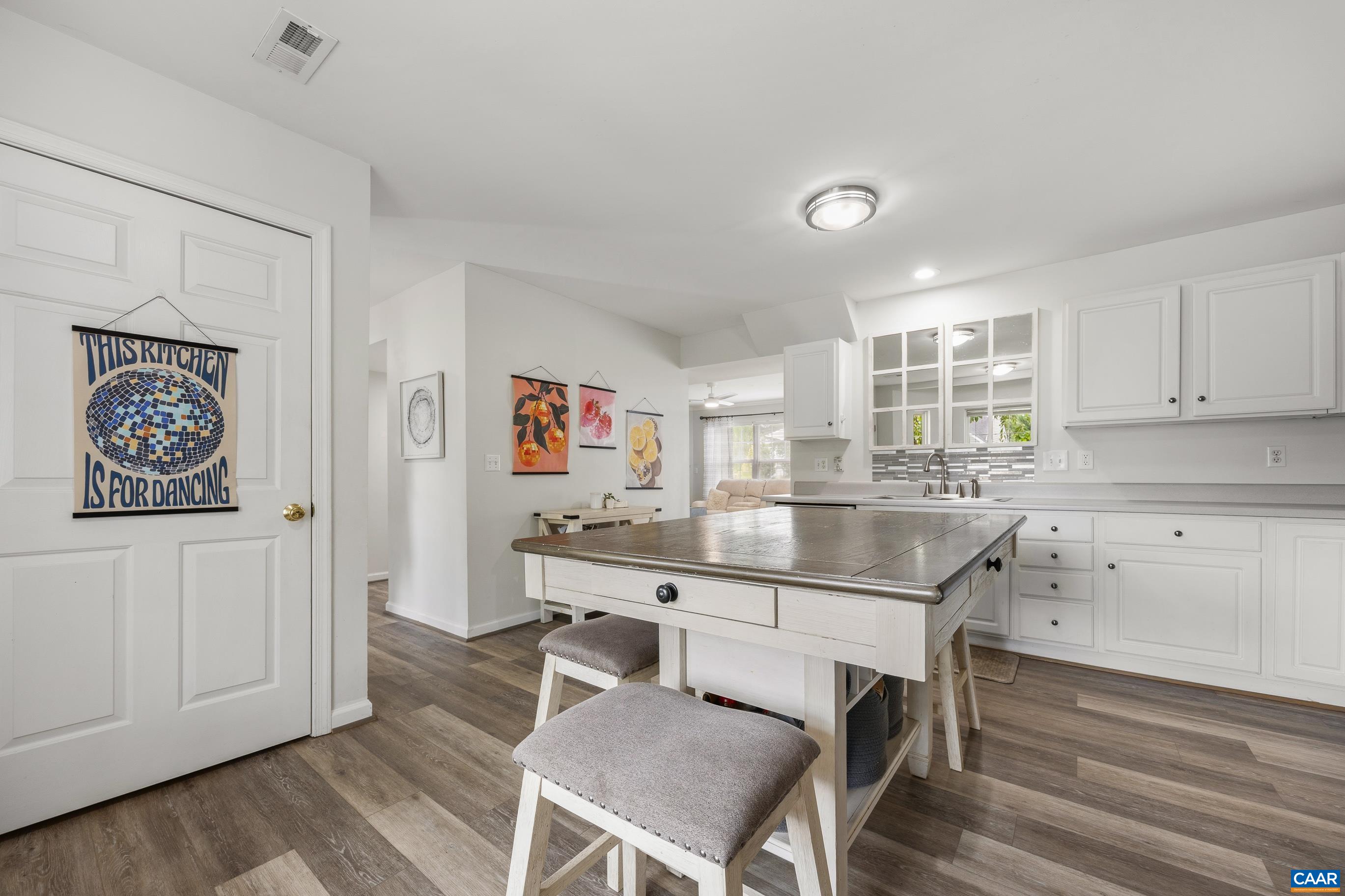 1525 PRIMROSE LN, CHARLOTTESVILLE, Virginia 22902, 3 Bedrooms Bedrooms, ,2 BathroomsBathrooms,Residential,1525 PRIMROSE LN,681642 MLS # 681642 1525 PRIMROSE LN, CHARLOTTESVILLE, Virginia 22902, 3 Bedrooms Bedrooms, ,2 BathroomsBathrooms,Residential,1525 PRIMROSE LN,681642 MLS # 681642