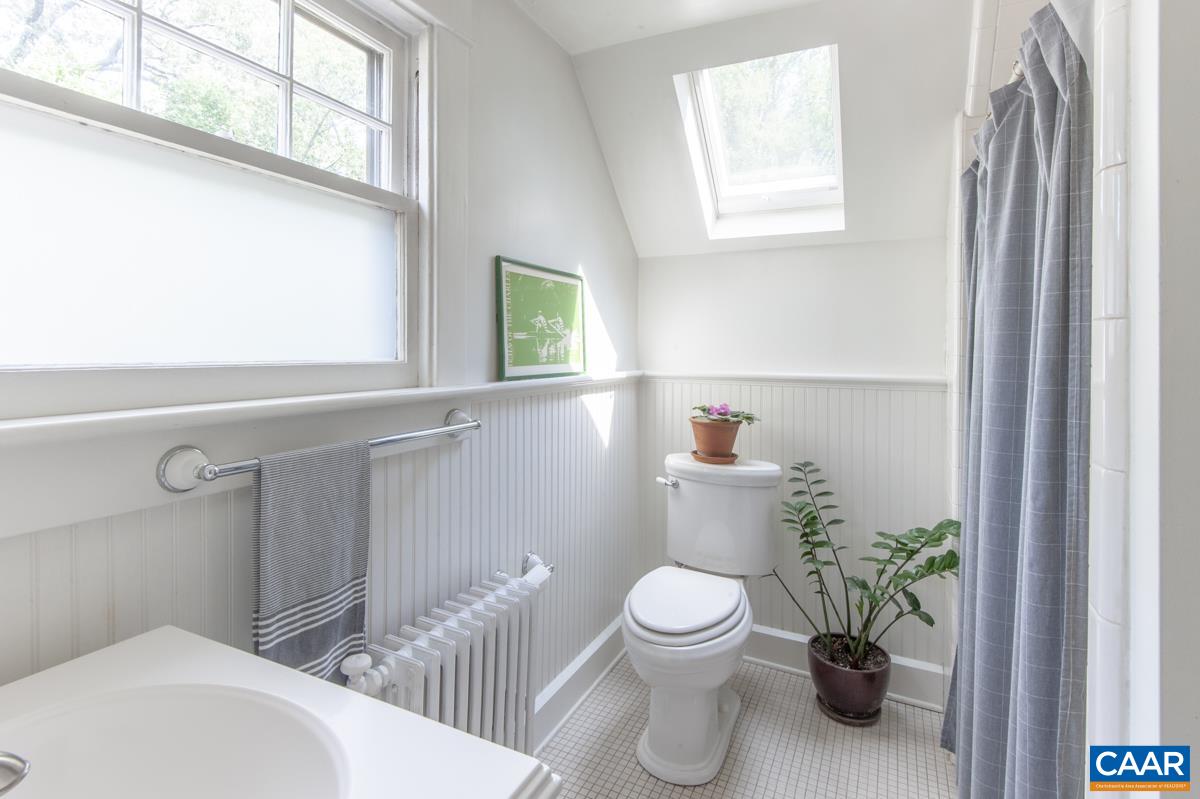 112 MONTE VISTA AVE, CHARLOTTESVILLE, Virginia 22903, 2 Bedrooms Bedrooms, ,1 BathroomBathrooms,Residential,112 MONTE VISTA AVE,681647 MLS # 681647 112 MONTE VISTA AVE, CHARLOTTESVILLE, Virginia 22903, 2 Bedrooms Bedrooms, ,1 BathroomBathrooms,Residential,112 MONTE VISTA AVE,681647 MLS # 681647