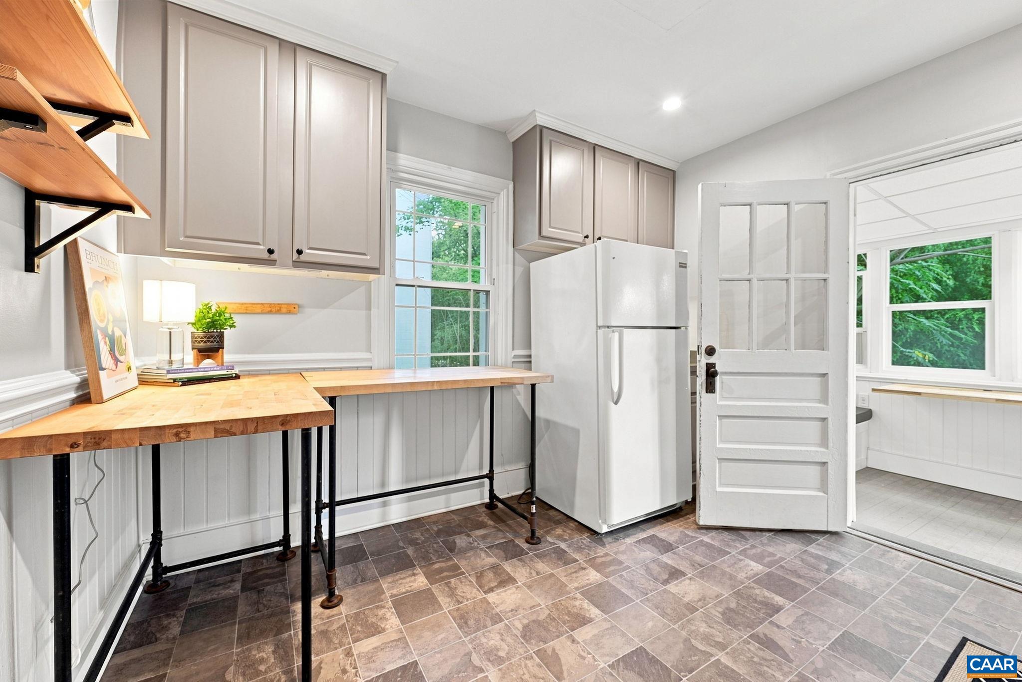 2302 CENTER AVE, CHARLOTTESVILLE, Virginia 22903, 2 Bedrooms Bedrooms, ,1 BathroomBathrooms,Residential,2302 CENTER AVE,681745 MLS # 681745 2302 CENTER AVE, CHARLOTTESVILLE, Virginia 22903, 2 Bedrooms Bedrooms, ,1 BathroomBathrooms,Residential,2302 CENTER AVE,681745 MLS # 681745