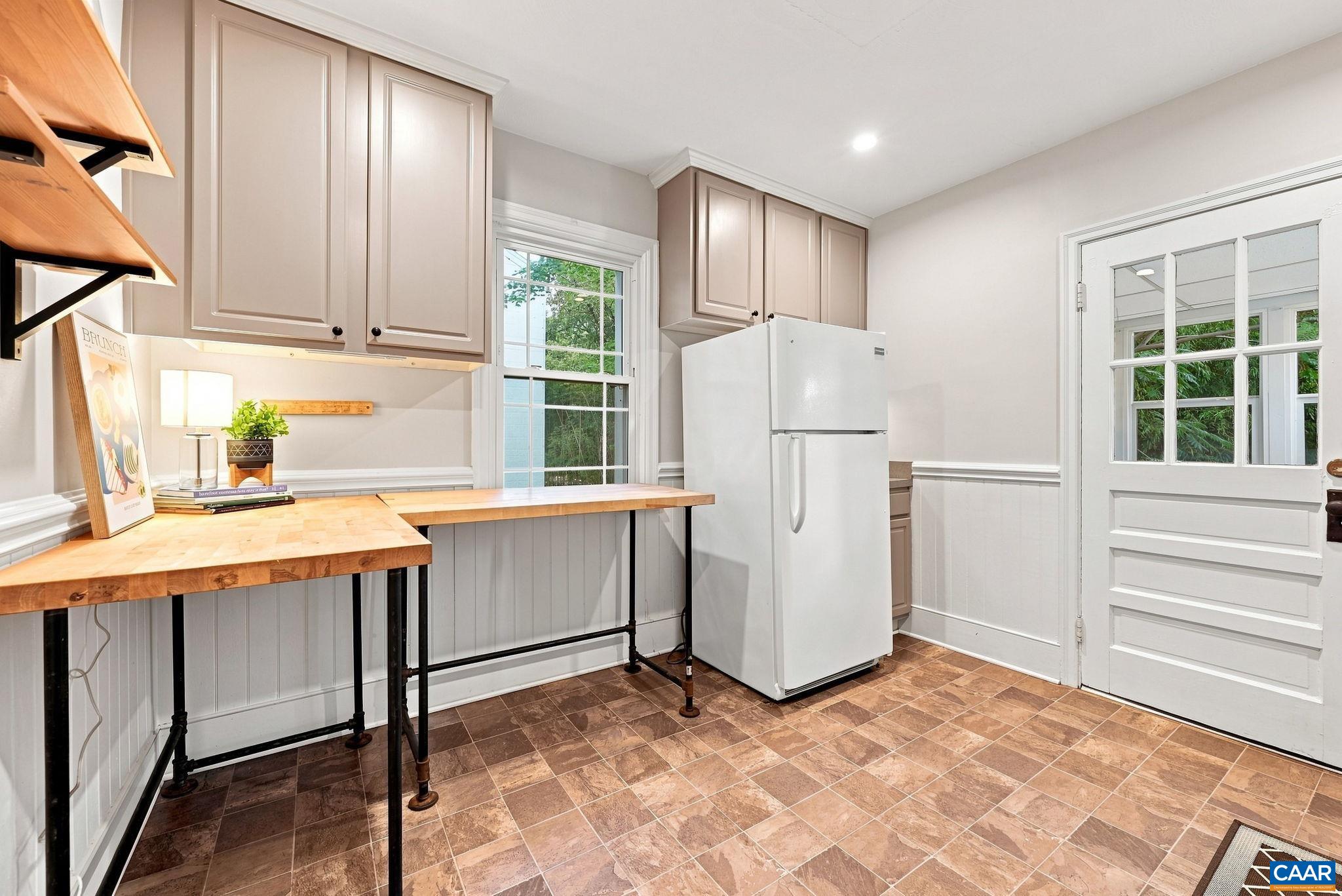 2302 CENTER AVE, CHARLOTTESVILLE, Virginia 22903, 2 Bedrooms Bedrooms, ,1 BathroomBathrooms,Residential,2302 CENTER AVE,681745 MLS # 681745 2302 CENTER AVE, CHARLOTTESVILLE, Virginia 22903, 2 Bedrooms Bedrooms, ,1 BathroomBathrooms,Residential,2302 CENTER AVE,681745 MLS # 681745
