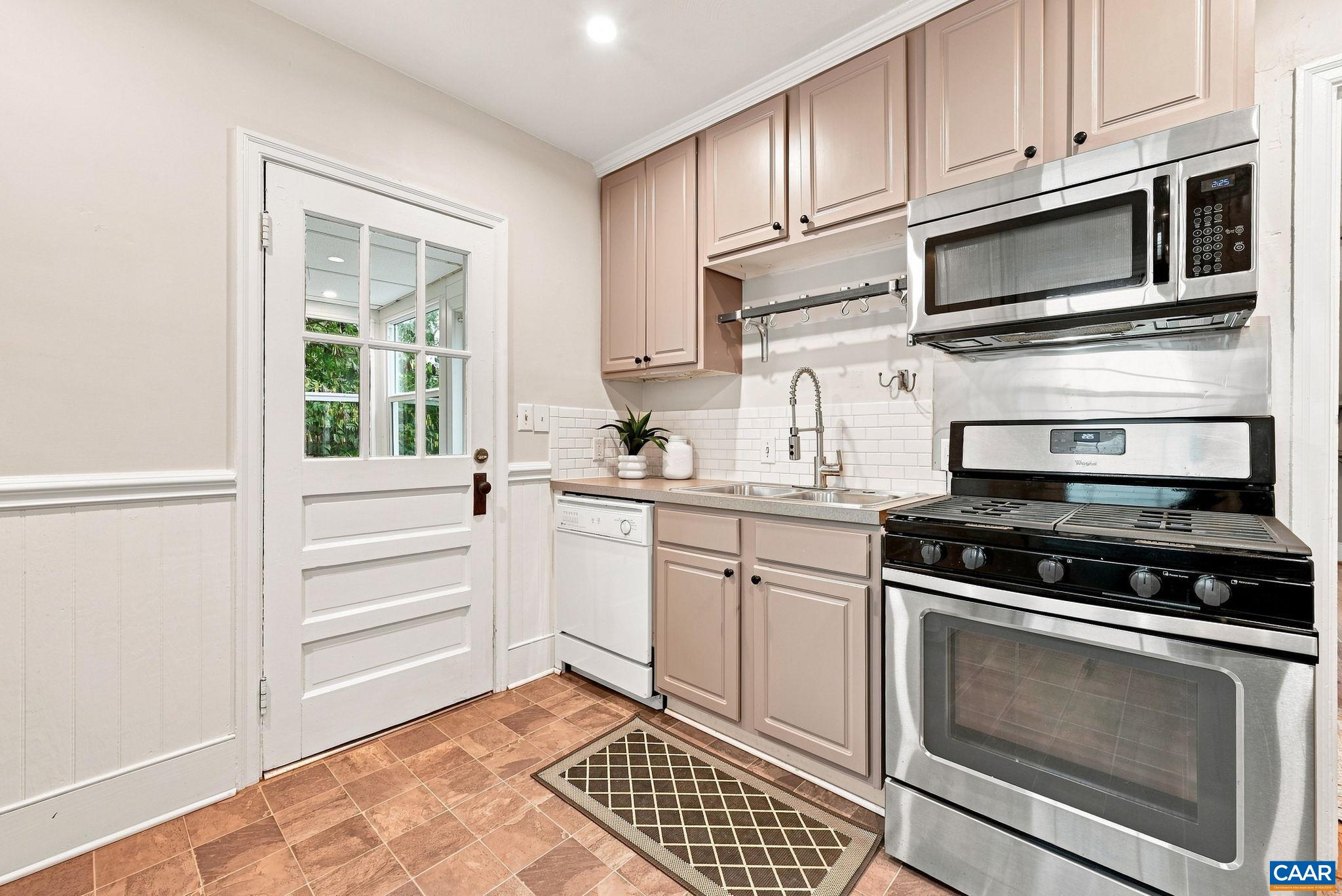 2302 CENTER AVE, CHARLOTTESVILLE, Virginia 22903, 2 Bedrooms Bedrooms, ,1 BathroomBathrooms,Residential,2302 CENTER AVE,681745 MLS # 681745 2302 CENTER AVE, CHARLOTTESVILLE, Virginia 22903, 2 Bedrooms Bedrooms, ,1 BathroomBathrooms,Residential,2302 CENTER AVE,681745 MLS # 681745