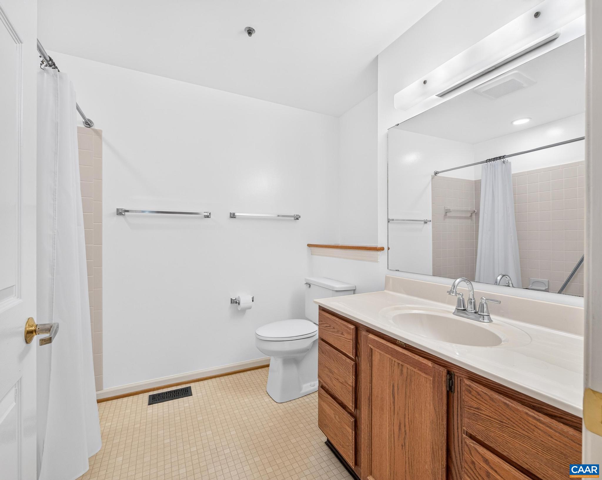 1325 BRANCHLANDS DR, CHARLOTTESVILLE, Virginia 22901, 2 Bedrooms Bedrooms, ,2 BathroomsBathrooms,Residential,The Bolton Building,1325 BRANCHLANDS DR,681759 MLS # 681759 1325 BRANCHLANDS DR, CHARLOTTESVILLE, Virginia 22901, 2 Bedrooms Bedrooms, ,2 BathroomsBathrooms,Residential,The Bolton Building,1325 BRANCHLANDS DR,681759 MLS # 681759