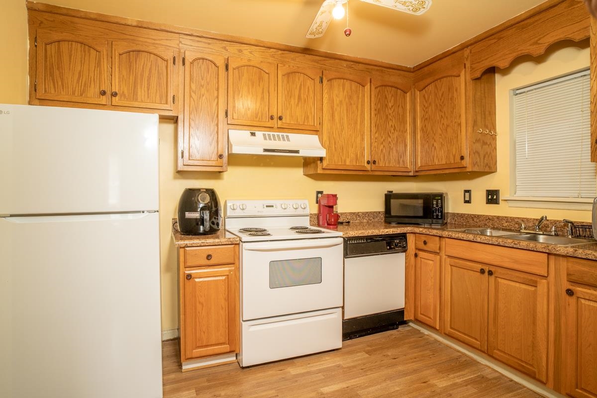 4750 WREN CT, CHARLOTTESVILLE, Virginia 22911, 3 Bedrooms Bedrooms, ,2 BathroomsBathrooms,Residential,4750 WREN CT,681807 MLS # 681807 4750 WREN CT, CHARLOTTESVILLE, Virginia 22911, 3 Bedrooms Bedrooms, ,2 BathroomsBathrooms,Residential,4750 WREN CT,681807 MLS # 681807