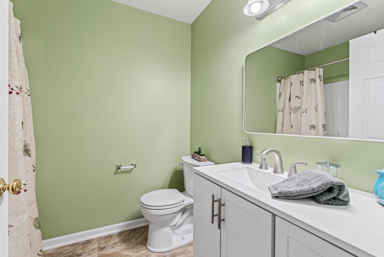 1092 OAKDALE CT, ROCKINGHAM, Virginia 22801, 3 Bedrooms Bedrooms, ,2 BathroomsBathrooms,Residential,1092 OAKDALE CT,681812 MLS # 681812