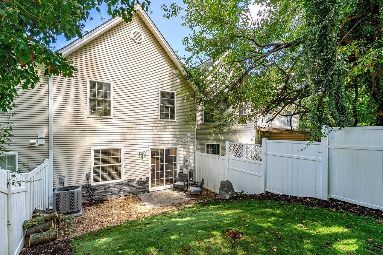 1092 OAKDALE CT, ROCKINGHAM, Virginia 22801, 3 Bedrooms Bedrooms, ,2 BathroomsBathrooms,Residential,1092 OAKDALE CT,681812 MLS # 681812