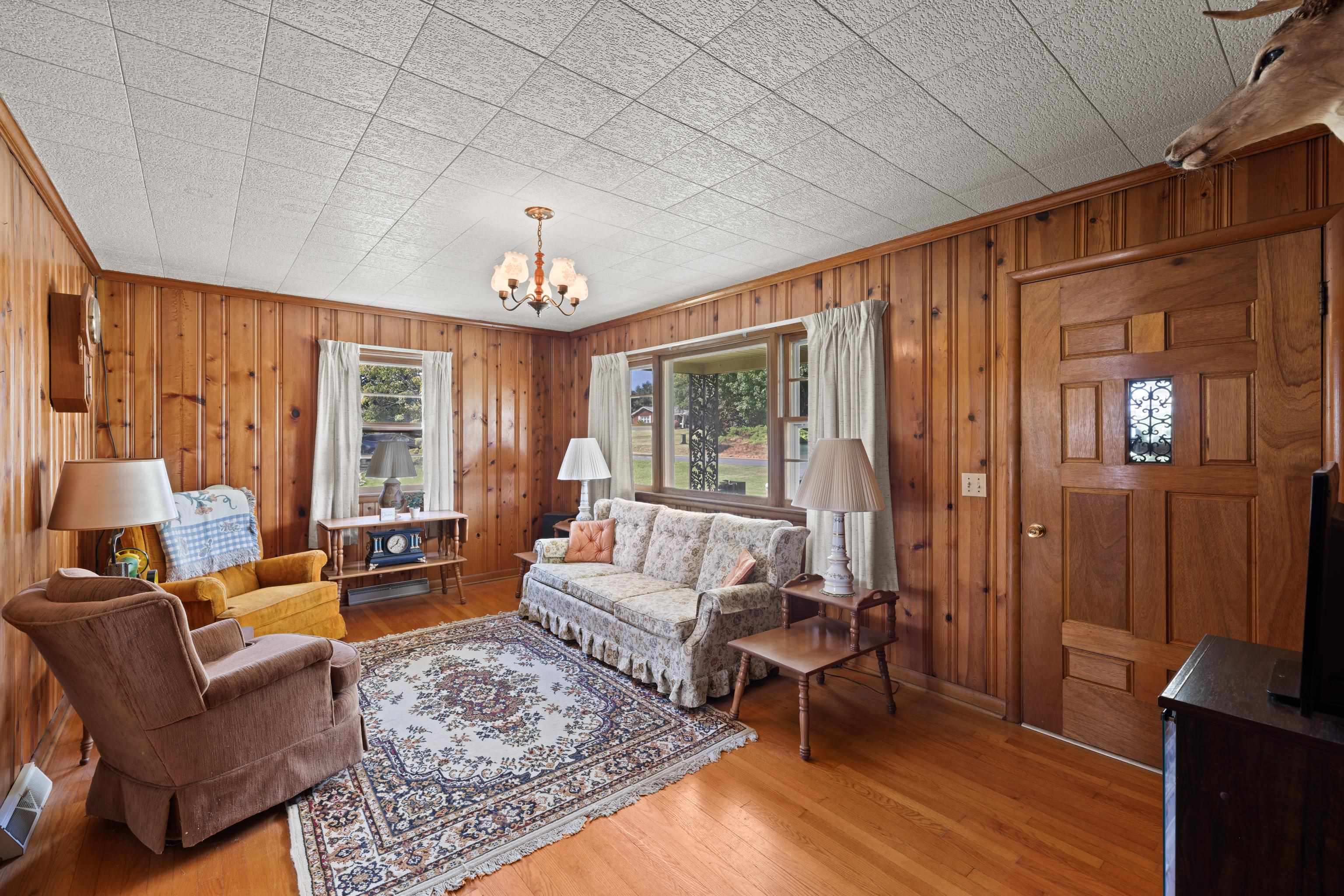 1096 COLD SPRING RD, STUARTS DRAFT, Virginia 24477, 3 Bedrooms Bedrooms, ,1 BathroomBathrooms,Residential,1096 COLD SPRING RD,681815 MLS # 681815 1096 COLD SPRING RD, STUARTS DRAFT, Virginia 24477, 3 Bedrooms Bedrooms, ,1 BathroomBathrooms,Residential,1096 COLD SPRING RD,681815 MLS # 681815