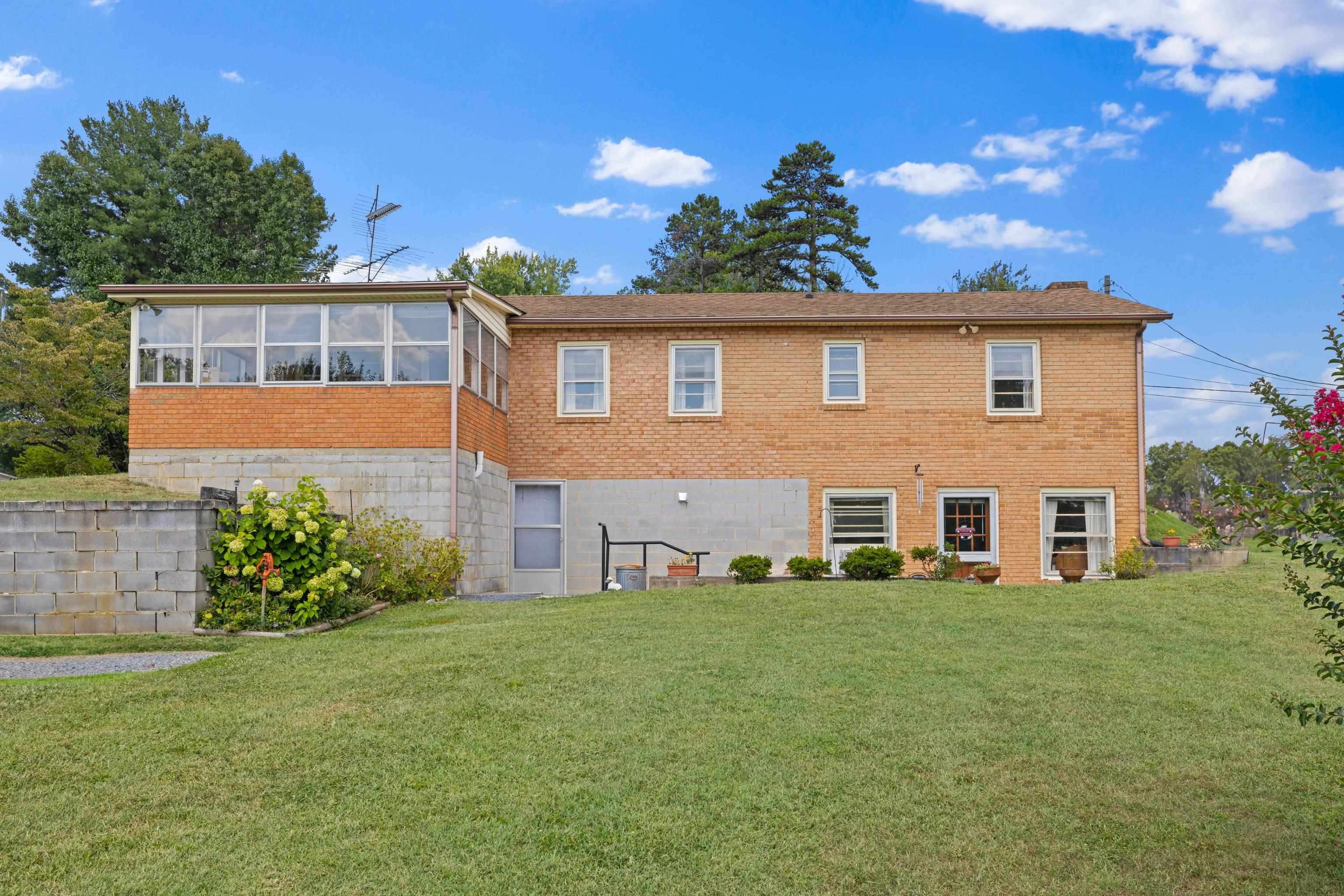 1096 COLD SPRING RD, STUARTS DRAFT, Virginia 24477, 3 Bedrooms Bedrooms, ,1 BathroomBathrooms,Residential,1096 COLD SPRING RD,681815 MLS # 681815 1096 COLD SPRING RD, STUARTS DRAFT, Virginia 24477, 3 Bedrooms Bedrooms, ,1 BathroomBathrooms,Residential,1096 COLD SPRING RD,681815 MLS # 681815