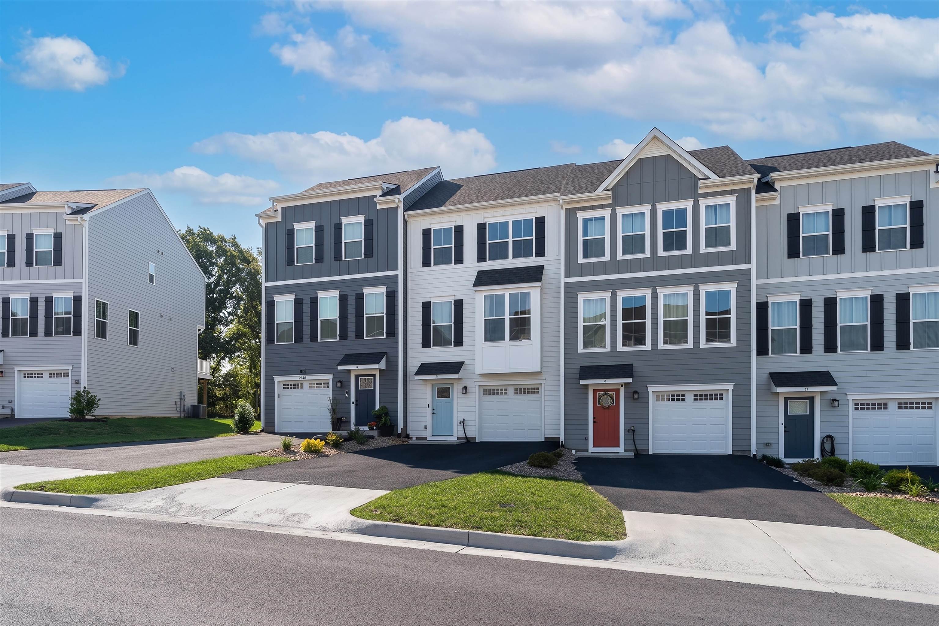 9 IRON HORSE LN, FISHERSVILLE, Virginia 22939, 4 Bedrooms Bedrooms, ,3 BathroomsBathrooms,Residential,9 IRON HORSE LN,681819 MLS # 681819