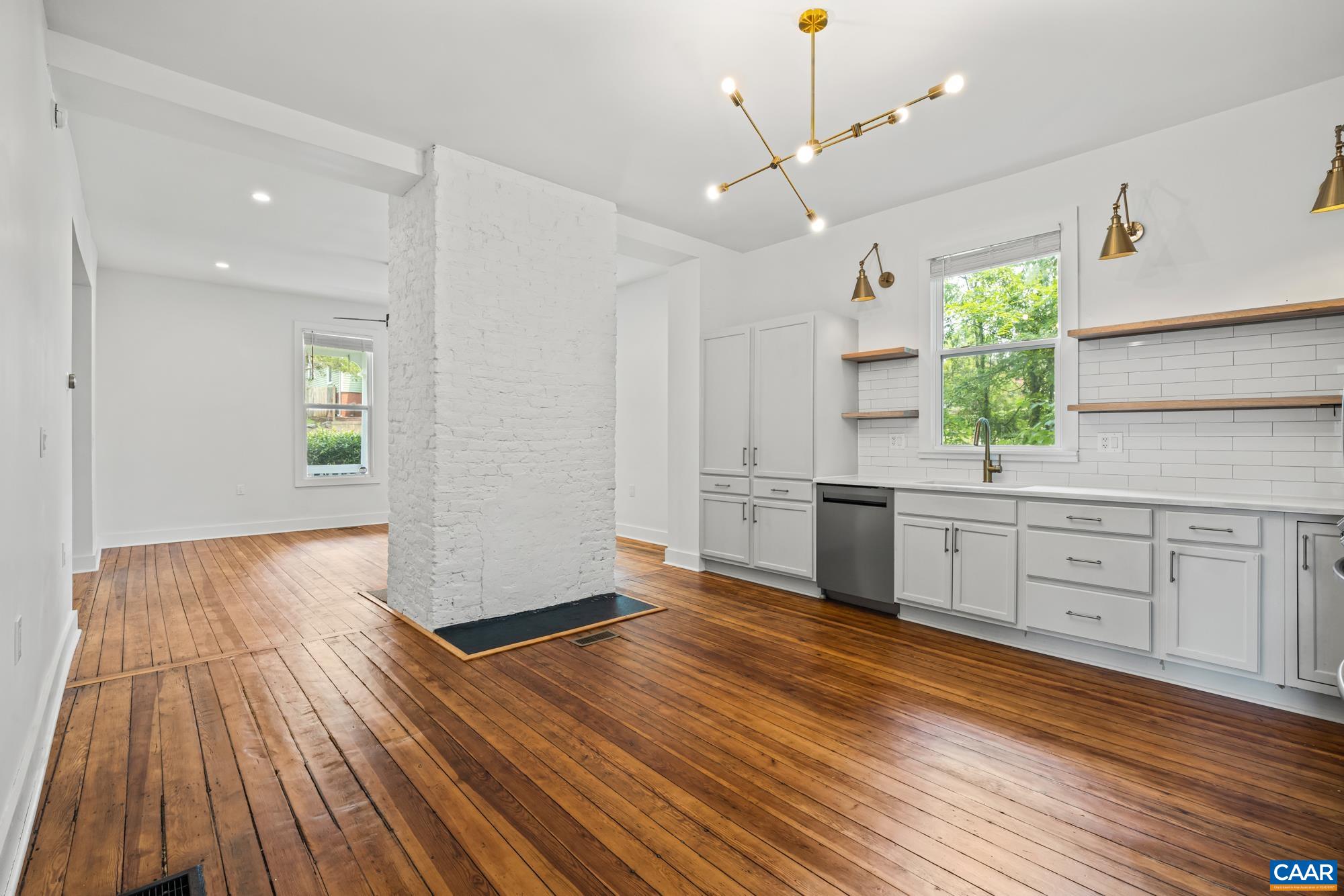 905 FILLMORE ST, LYNCHBURG, Virginia 24501, 3 Bedrooms Bedrooms, ,2 BathroomsBathrooms,Residential,905 FILLMORE ST,679358 MLS # 679358 905 FILLMORE ST, LYNCHBURG, Virginia 24501, 3 Bedrooms Bedrooms, ,2 BathroomsBathrooms,Residential,905 FILLMORE ST,679358 MLS # 679358
