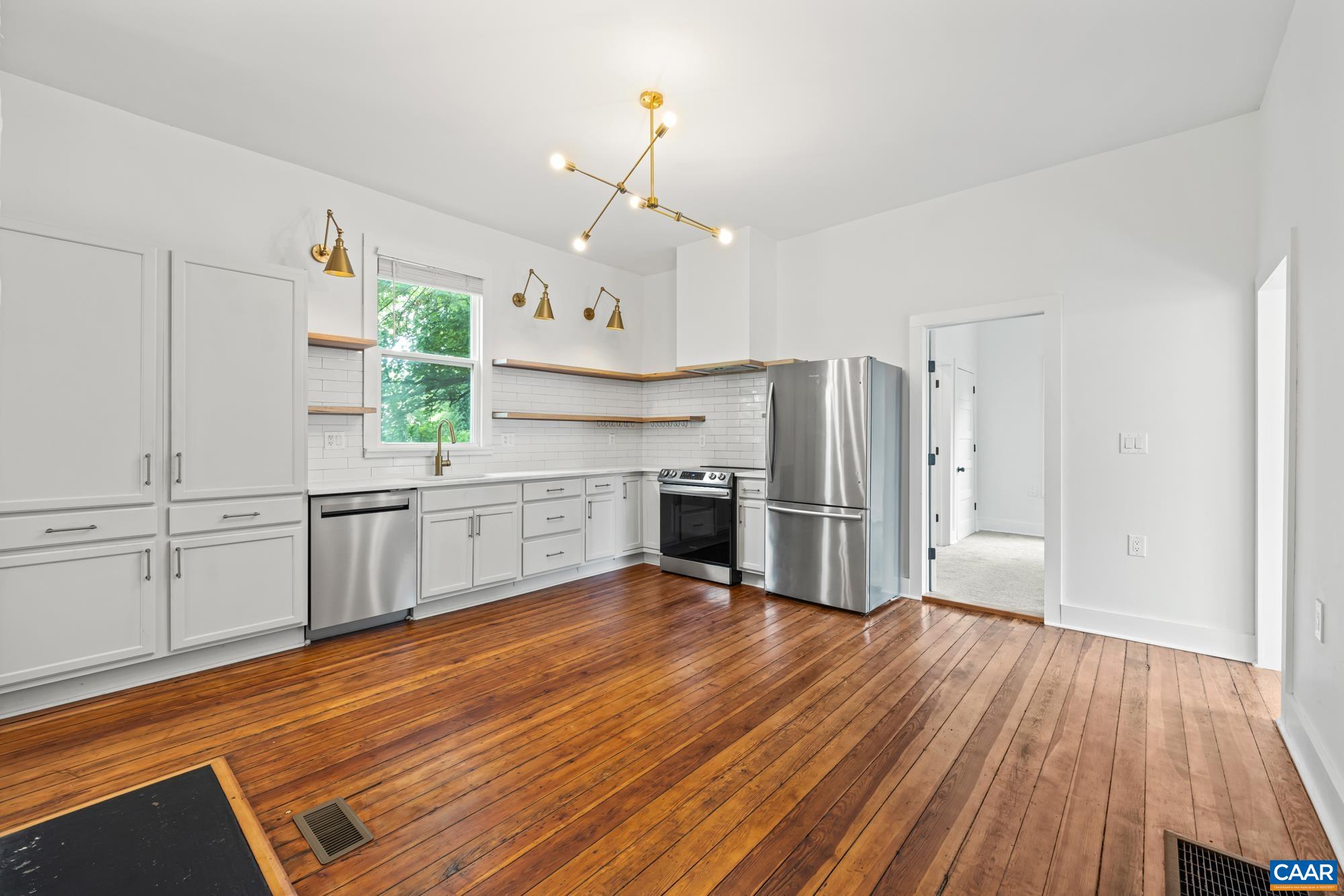 905 FILLMORE ST, LYNCHBURG, Virginia 24501, 3 Bedrooms Bedrooms, ,2 BathroomsBathrooms,Residential,905 FILLMORE ST,679358 MLS # 679358 905 FILLMORE ST, LYNCHBURG, Virginia 24501, 3 Bedrooms Bedrooms, ,2 BathroomsBathrooms,Residential,905 FILLMORE ST,679358 MLS # 679358