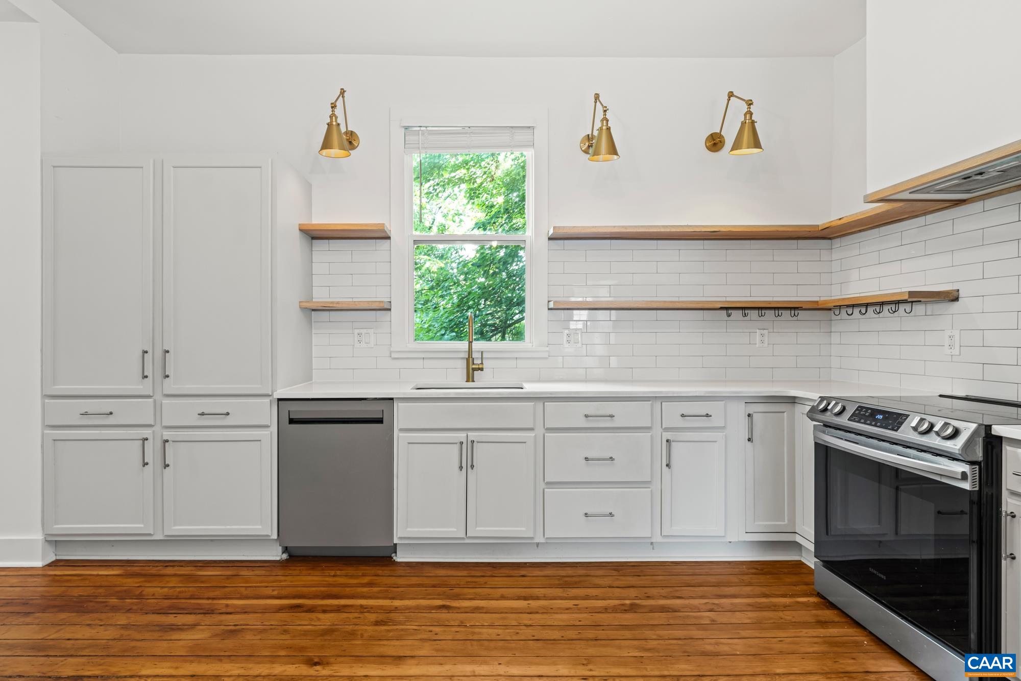 905 FILLMORE ST, LYNCHBURG, Virginia 24501, 3 Bedrooms Bedrooms, ,2 BathroomsBathrooms,Residential,905 FILLMORE ST,679358 MLS # 679358 905 FILLMORE ST, LYNCHBURG, Virginia 24501, 3 Bedrooms Bedrooms, ,2 BathroomsBathrooms,Residential,905 FILLMORE ST,679358 MLS # 679358