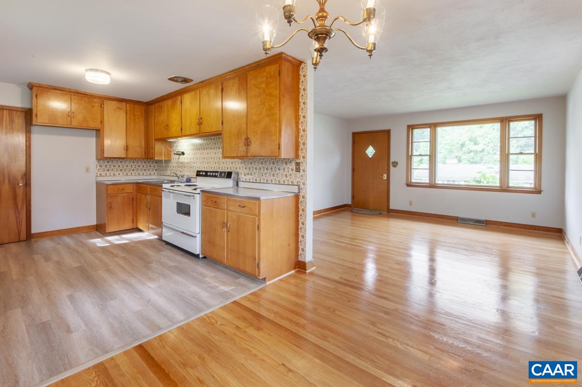 331 CAMELLIA DR, CHARLOTTESVILLE, Virginia 22903, 3 Bedrooms Bedrooms, ,1 BathroomBathrooms,Residential,331 CAMELLIA DR,680629 MLS # 680629 331 CAMELLIA DR, CHARLOTTESVILLE, Virginia 22903, 3 Bedrooms Bedrooms, ,1 BathroomBathrooms,Residential,331 CAMELLIA DR,680629 MLS # 680629